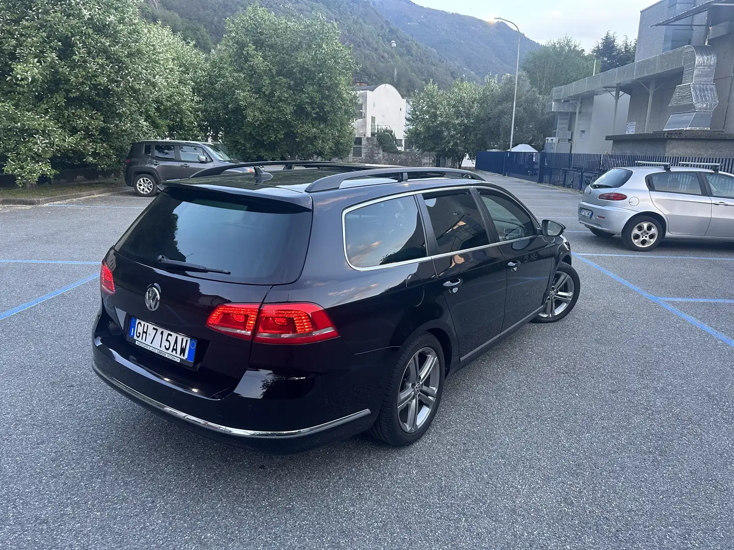 Volkswagen Passat Variant 2.0 TDI BlueMotion Technology R-Line - 2