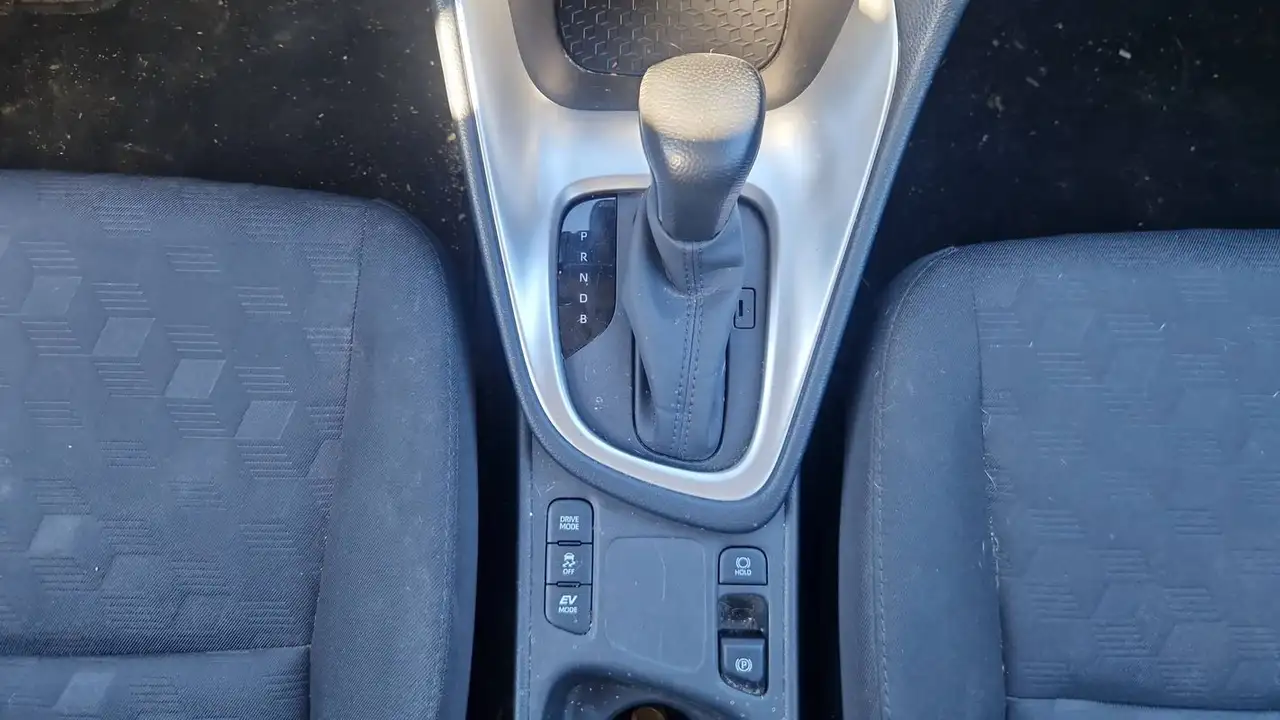 Toyota Yaris Yaris — photo 28