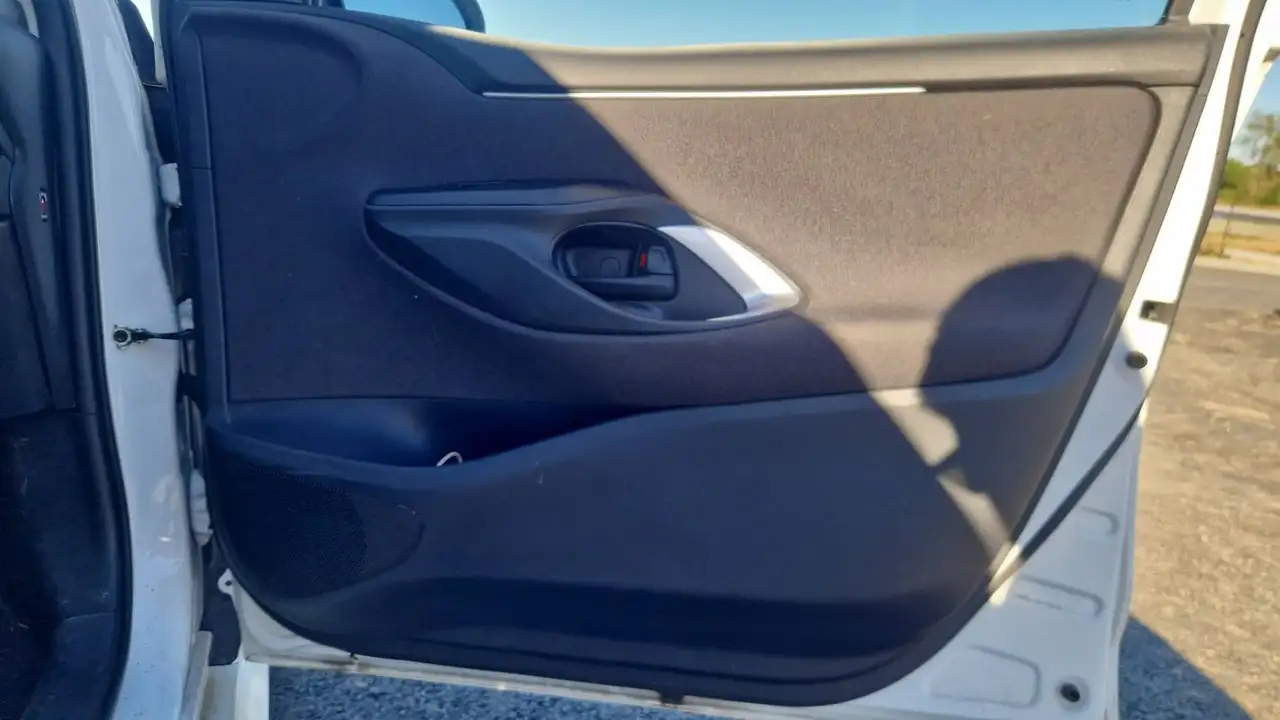 Toyota Yaris Yaris — photo 22