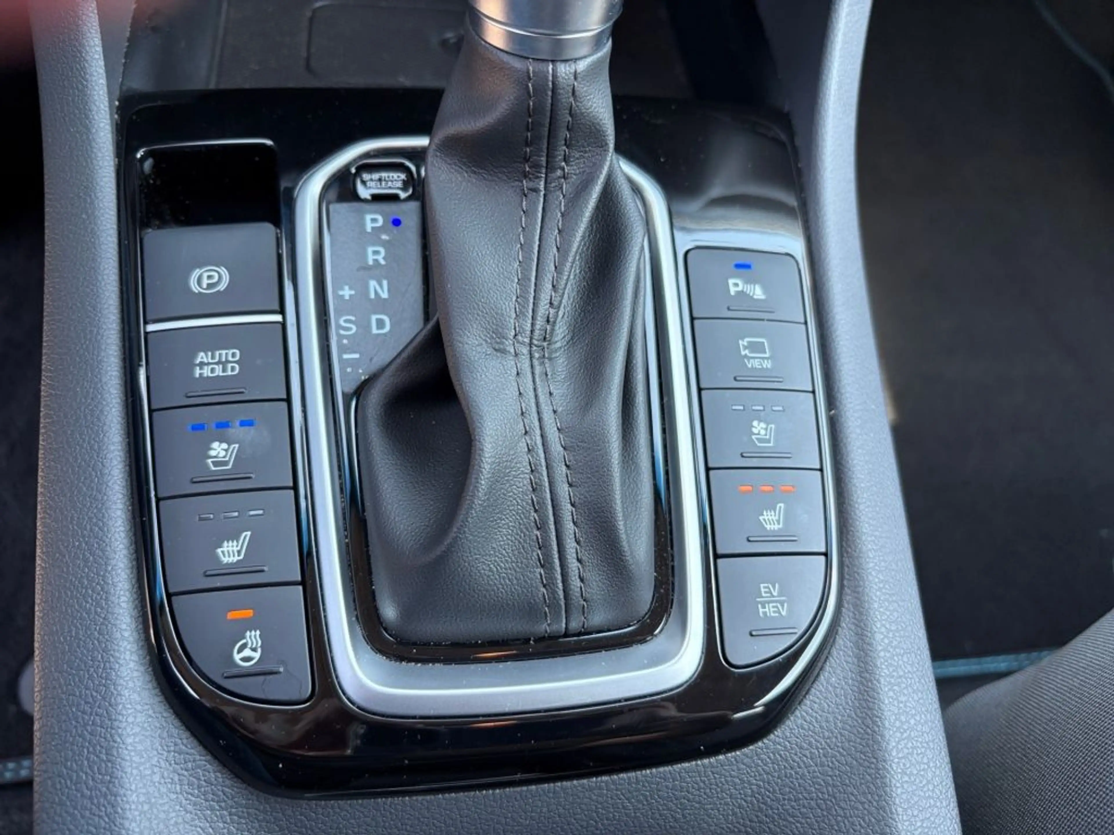 Hyundai IONIQ Plug-in-Hybrid 1.6 GDI Prime — photo 14