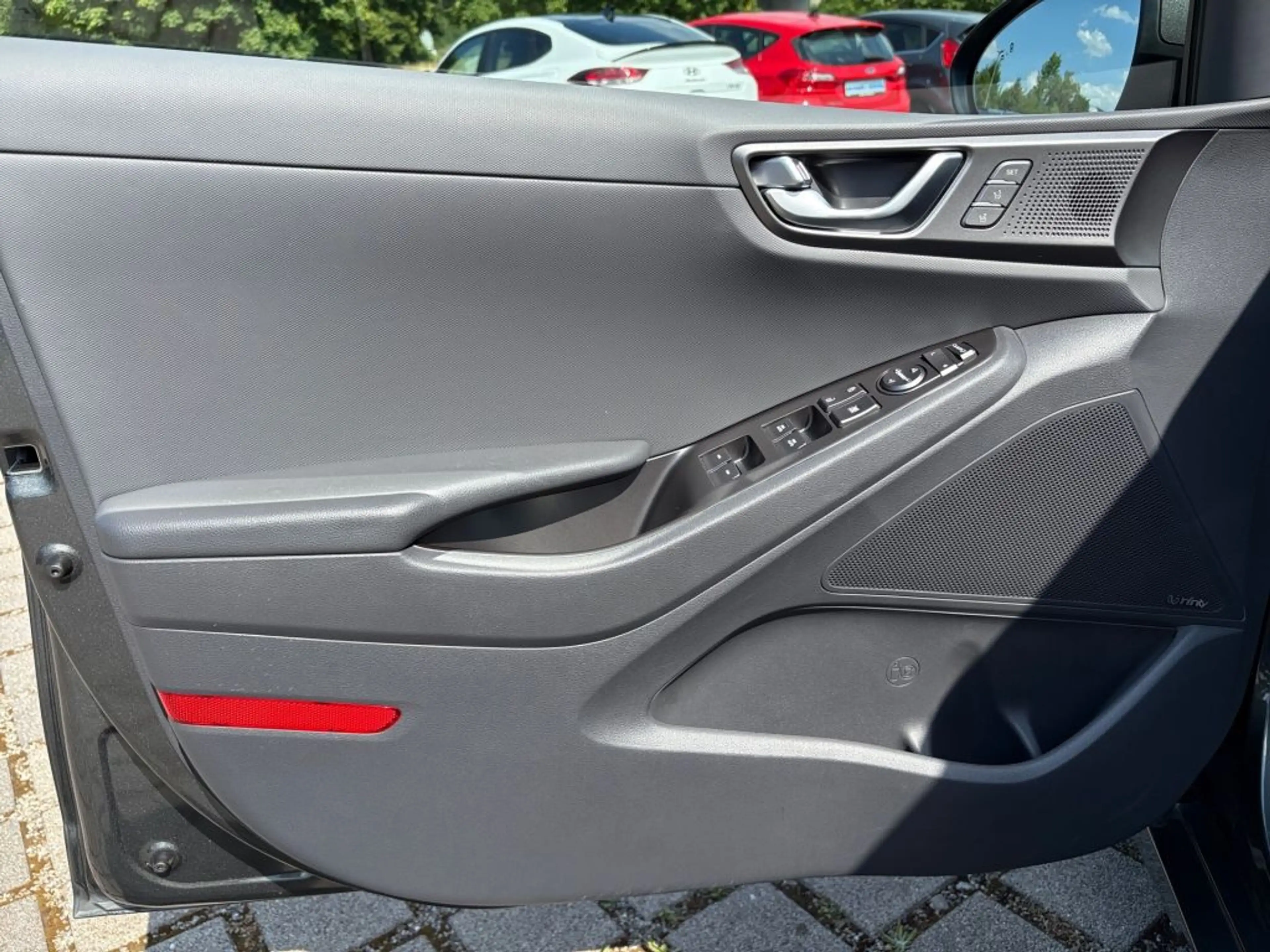 Hyundai IONIQ Plug-in-Hybrid 1.6 GDI Prime — photo 10