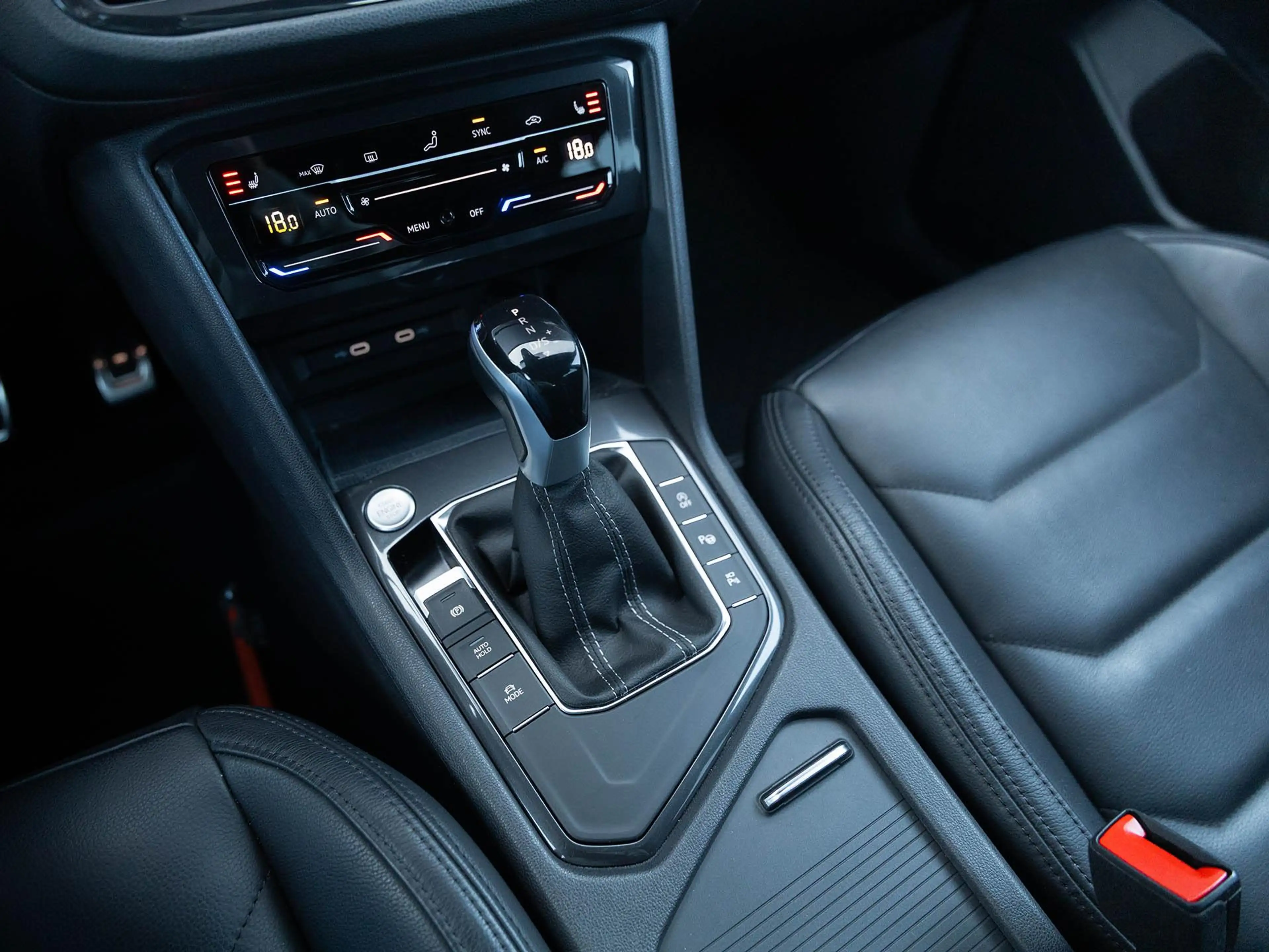 Volkswagen Tiguan Allspace 1.5 TSI R-Line Business 7p. | Trekhaak | Panoramad — photo 14