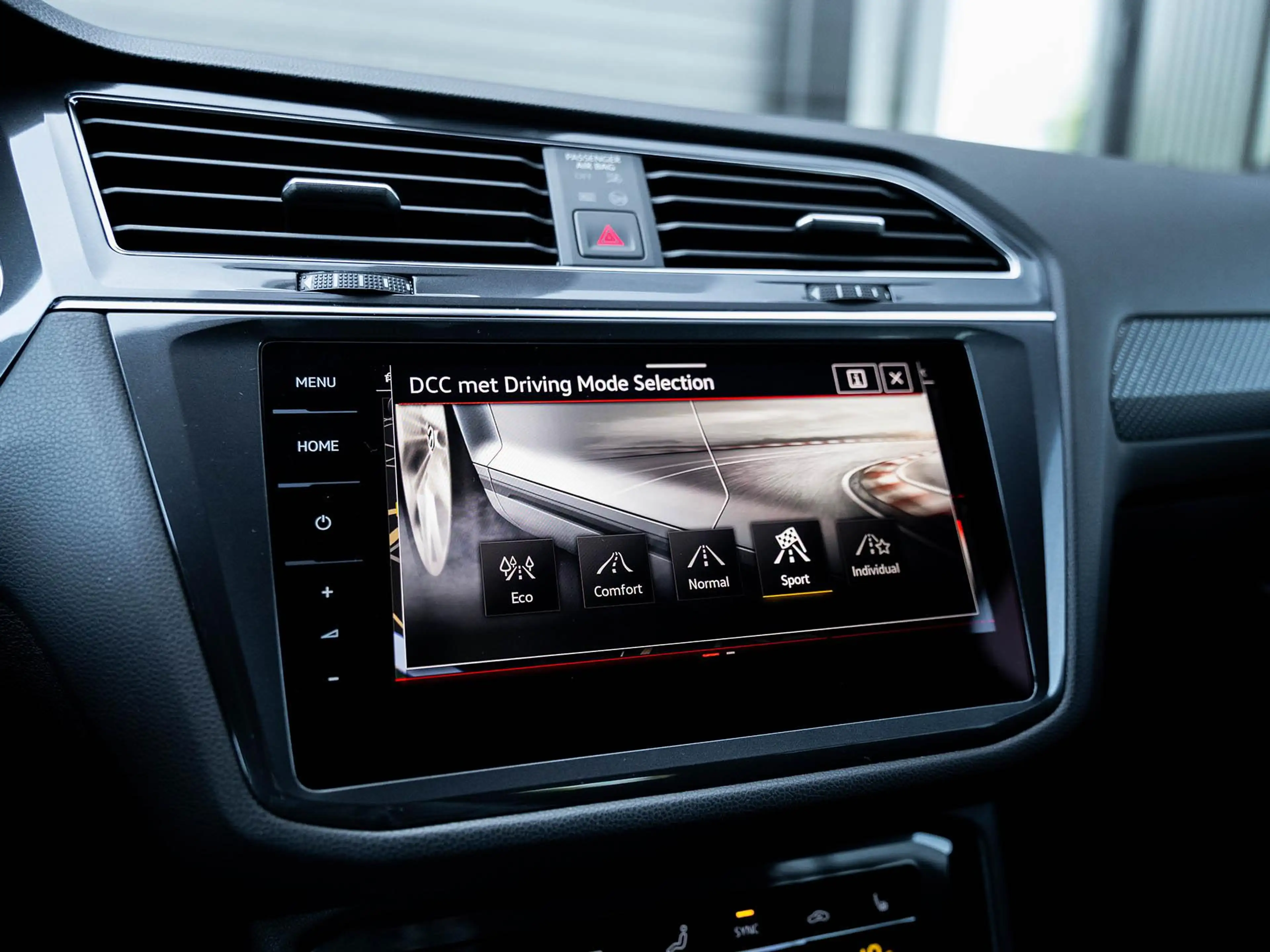 Volkswagen Tiguan Allspace 1.5 TSI R-Line Business 7p. | Trekhaak | Panoramad — photo 7