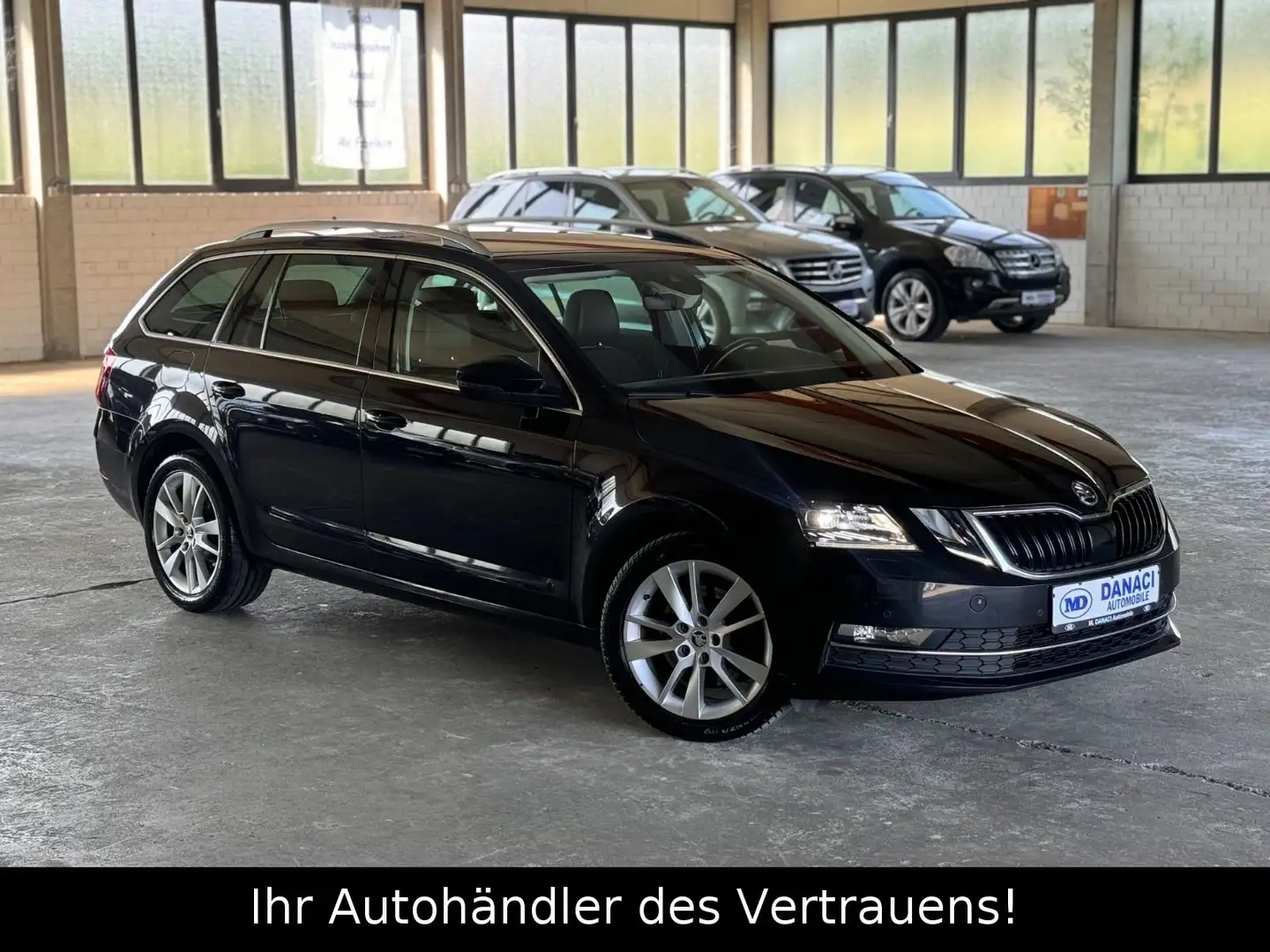 Skoda Octavia Combi Style*1.Hand*ACC*LED*KAMERA*NAVI Schwarz - 1