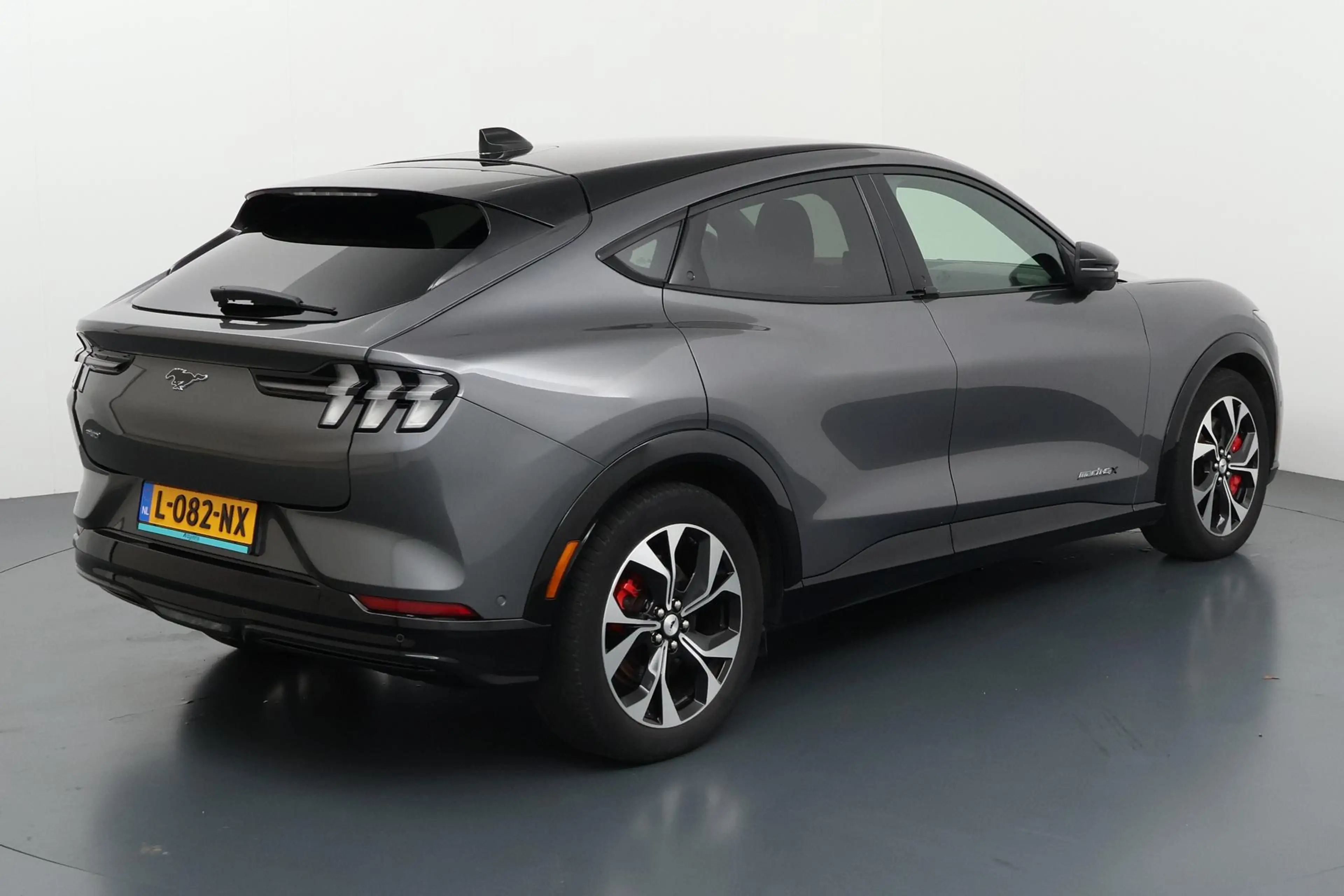 Ford Mustang Mach-E Extended AWD 98 kWh Volledig elektrisch rijplezier — photo 6
