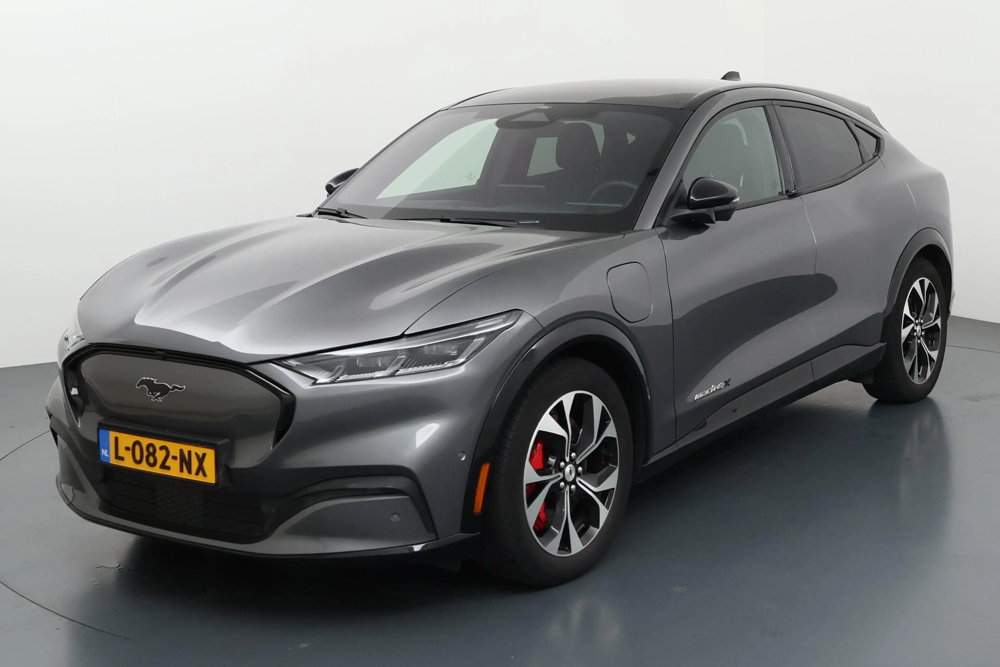 Ford Mustang Mach-E Extended AWD 98 kWh Volledig elektrisch rijplezier — photo 7