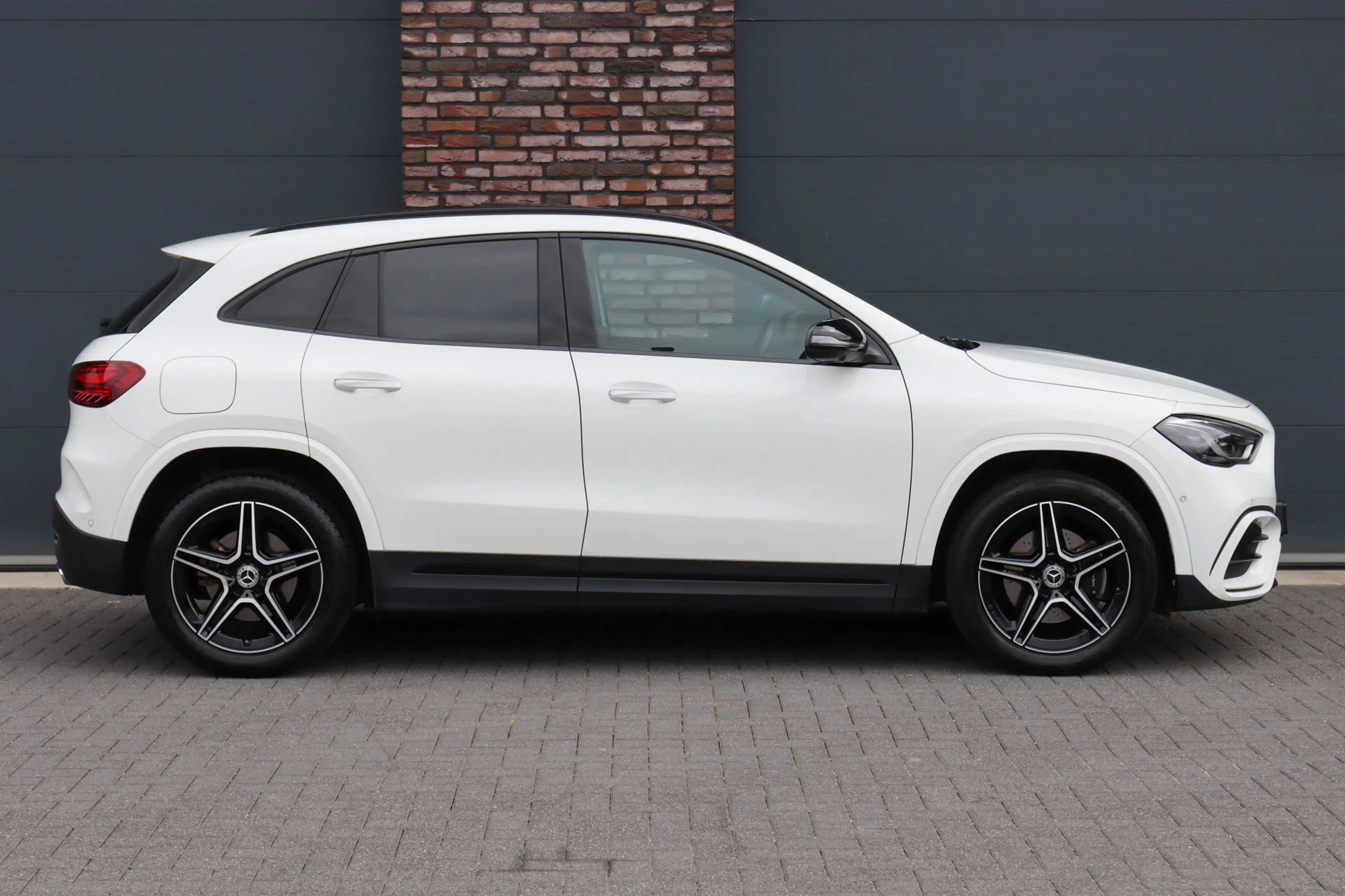 Mercedes-Benz GLA 250 e Star Edition AMG Line | Premium+ | Memory | Pano — photo 11