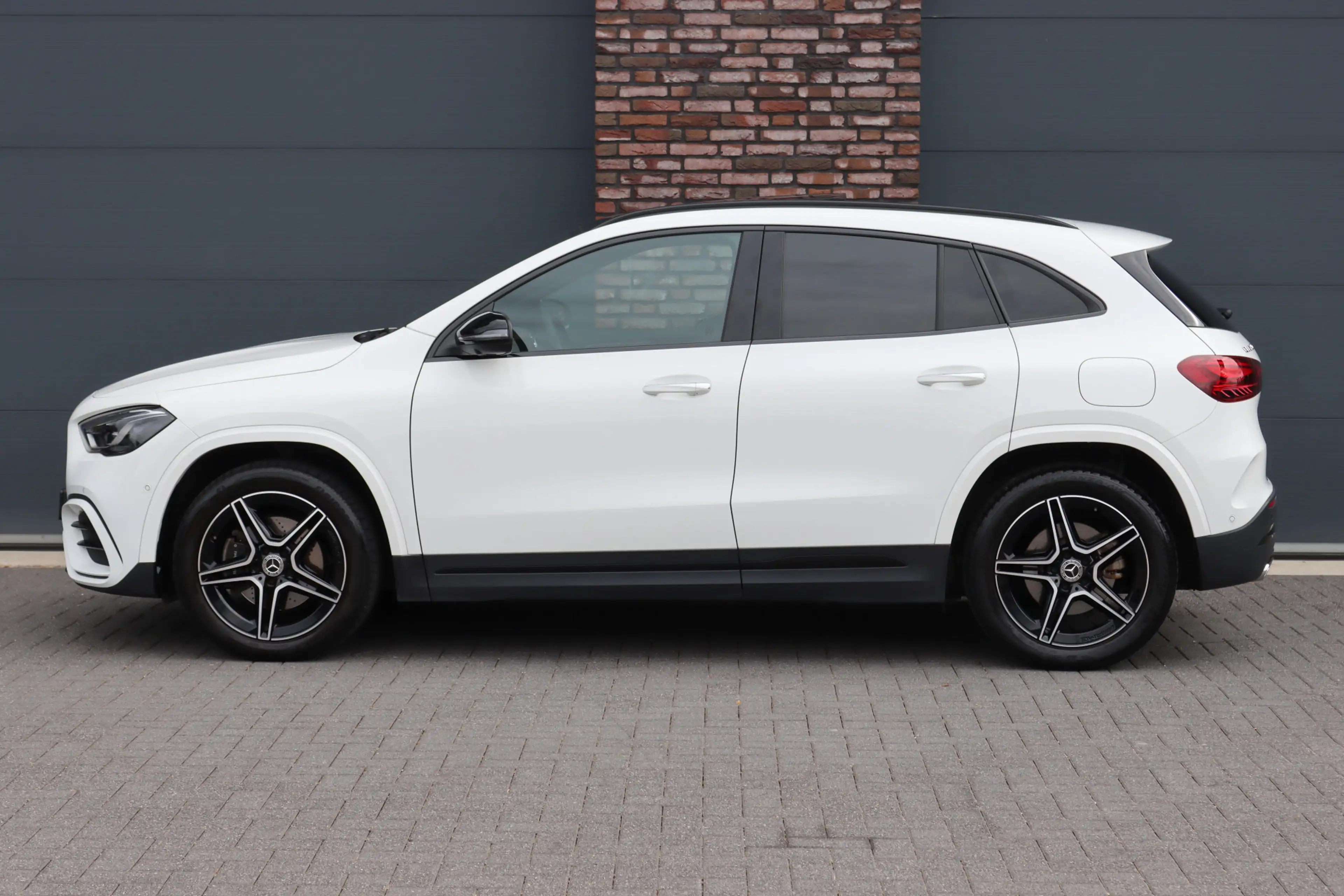 Mercedes-Benz GLA 250 e Star Edition AMG Line | Premium+ | Memory | Pano — photo 9