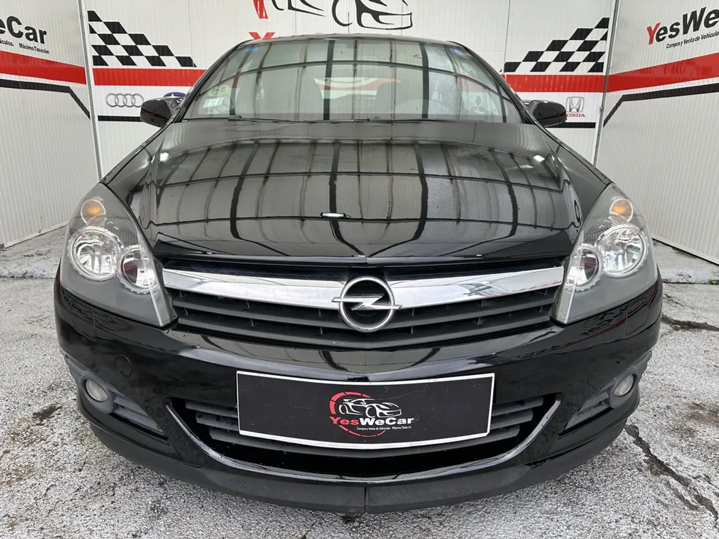 Opel Astra GTC 1.7CDTi Enjoy Negro - 2