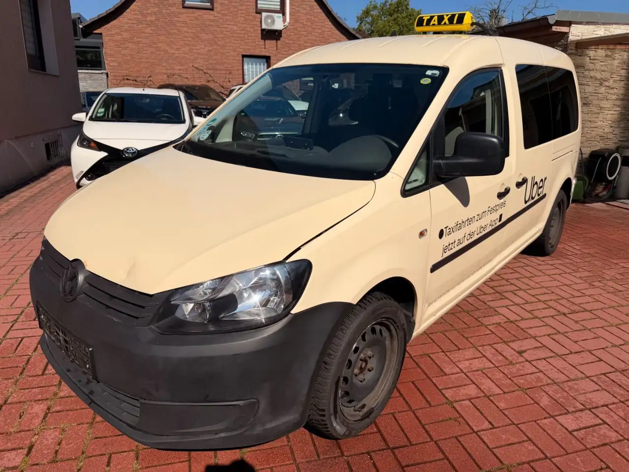 Volkswagen Caddy Kombi Maxi Trendline 7-SITZER+AUT+TAXI — photo 1 of 22