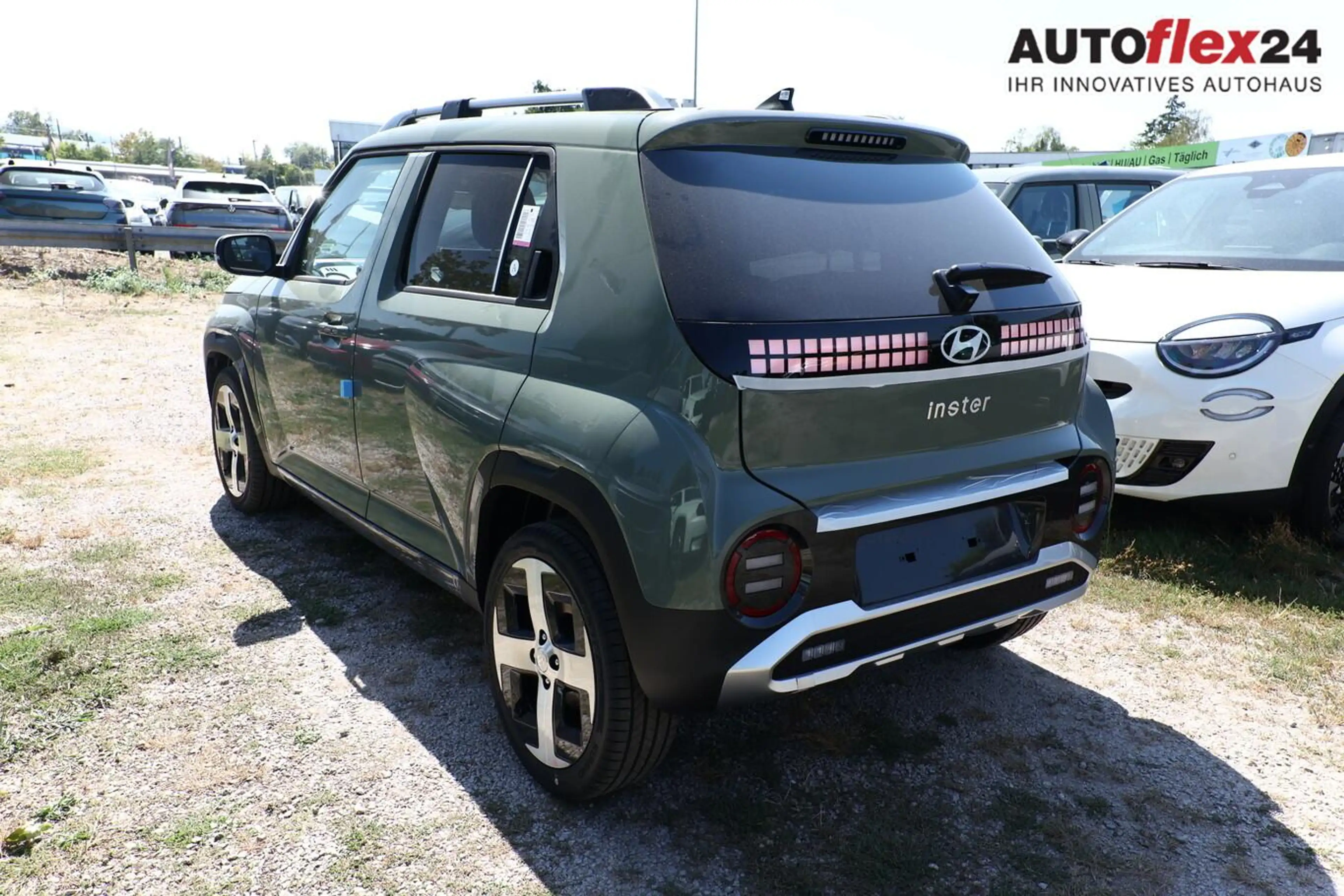 Hyundai Inster 49 kWh Nav Pano 17Z SHZ Privacy ACC LED 85 kW (... — photo 3