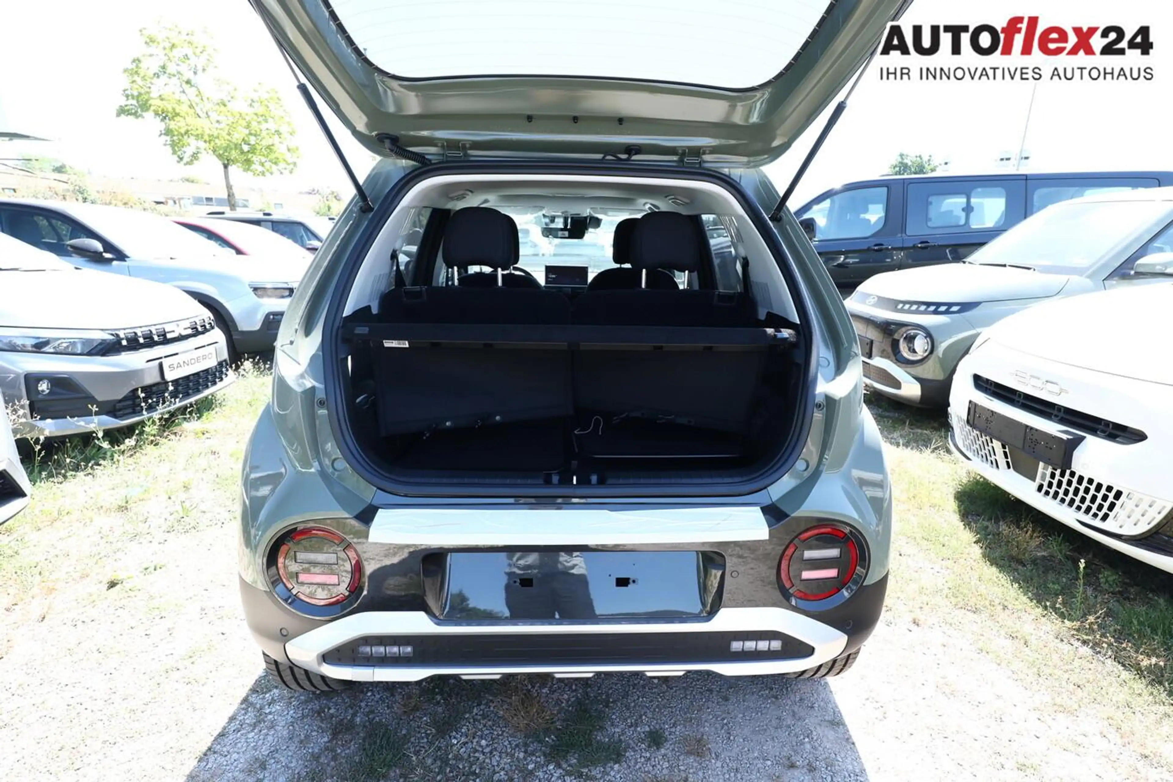 Hyundai Inster 49 kWh Nav Pano 17Z SHZ Privacy ACC LED 85 kW (... — photo 10