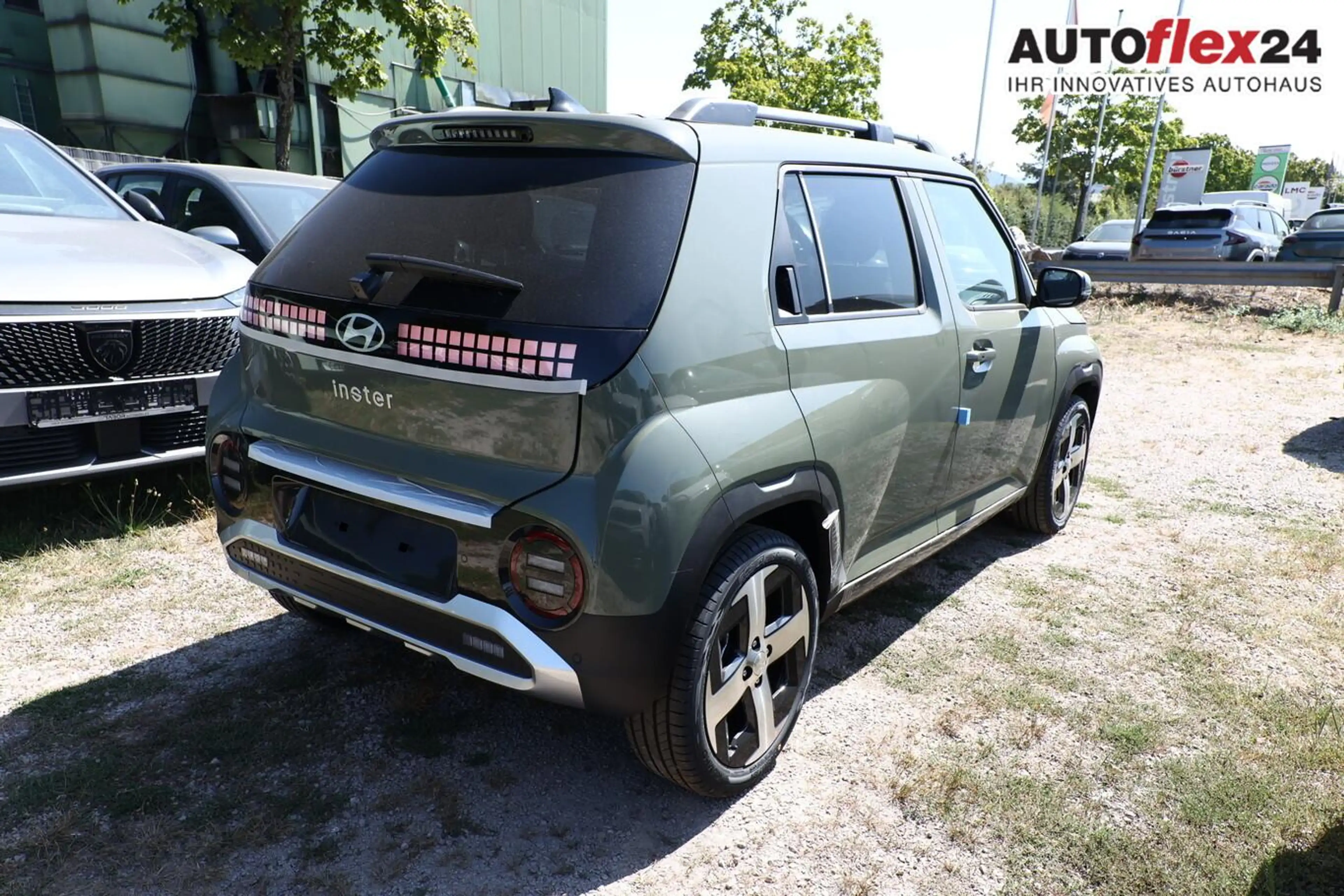 Hyundai Inster 49 kWh Nav Pano 17Z SHZ Privacy ACC LED 85 kW (... — photo 2