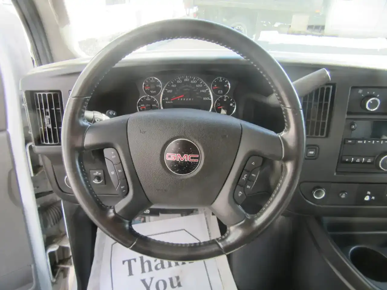 GMC Savana снимка GMC Savana