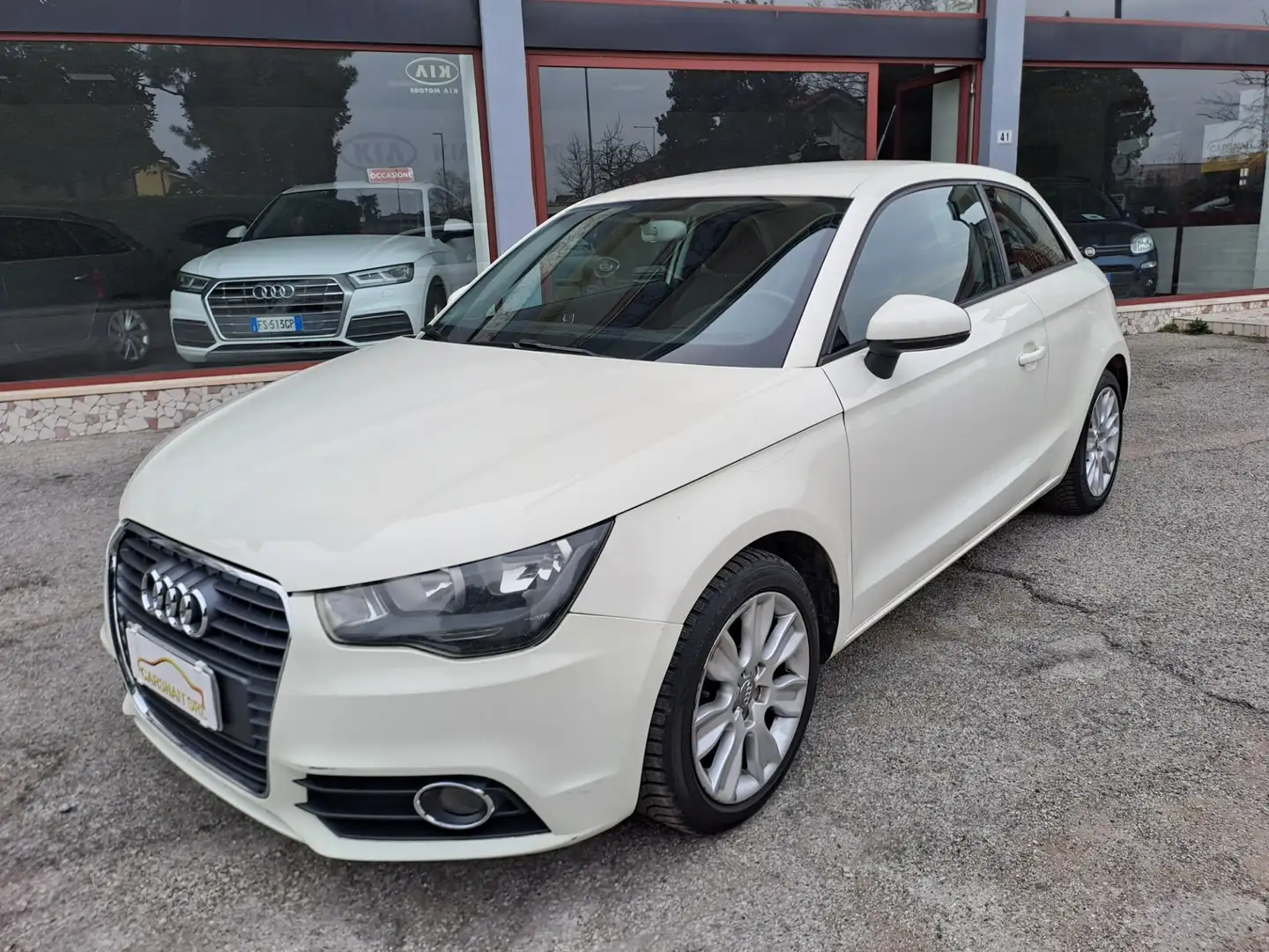 Audi A1 1.6 TDI 105 CV Attraction Bianco - 2