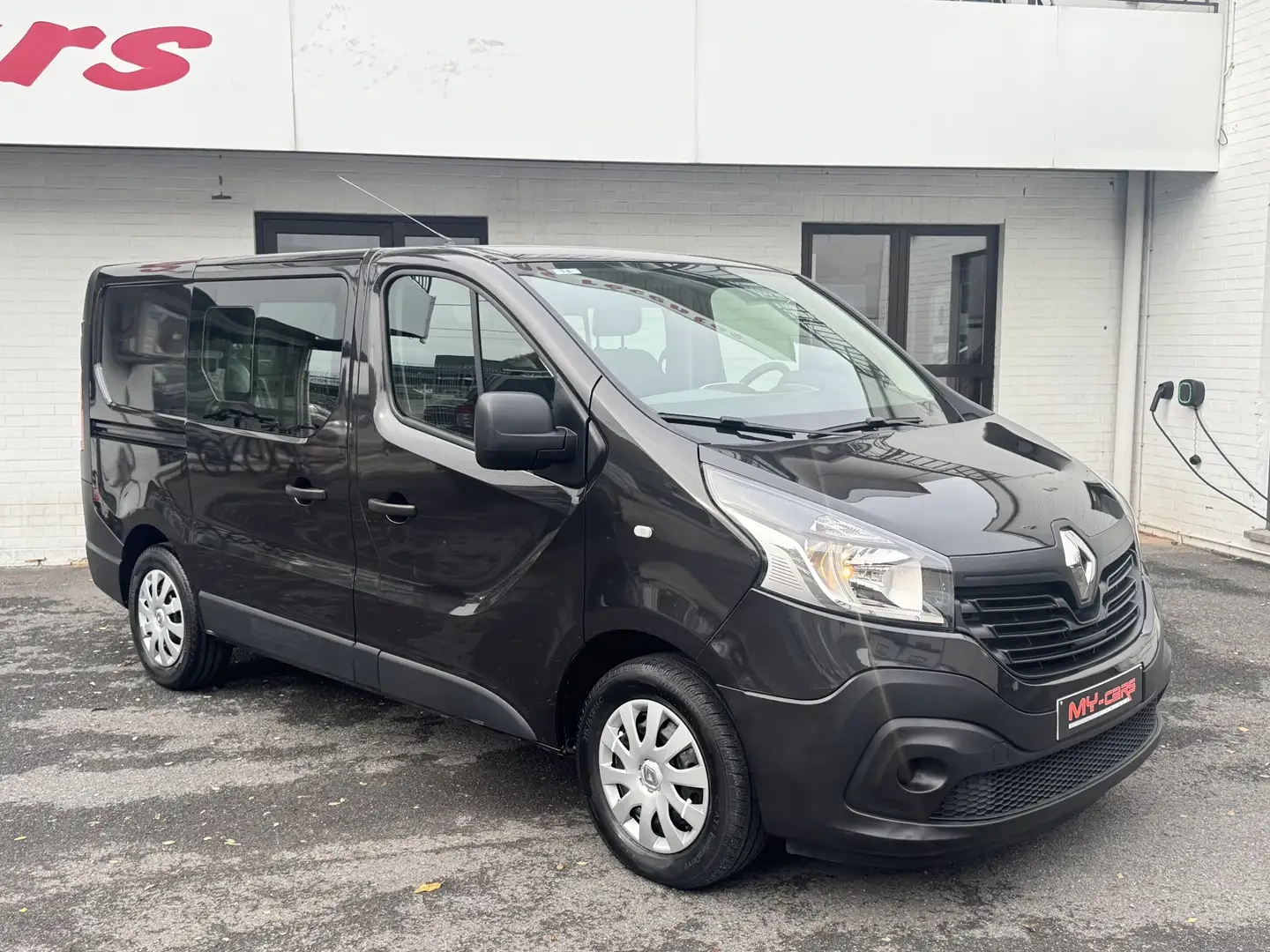 Renault Trafic 1.6 DCI 140CV LONG CHASSIS DOUBLE CABINE 6 PLACES Zwart - 2