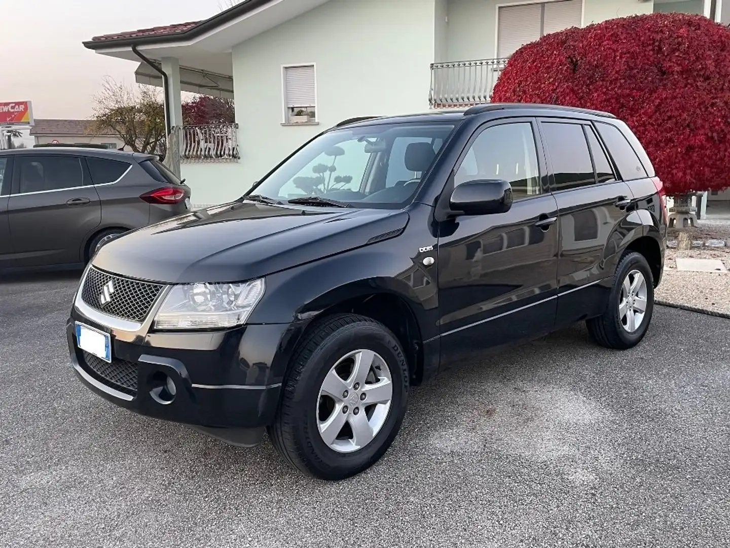 Suzuki Grand Vitara 5p 1.9 DDiS 4x4 Executive Schwarz - 1