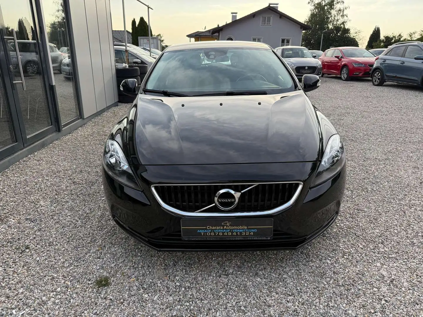 Volvo V40 Kinetic Schwarz - 2