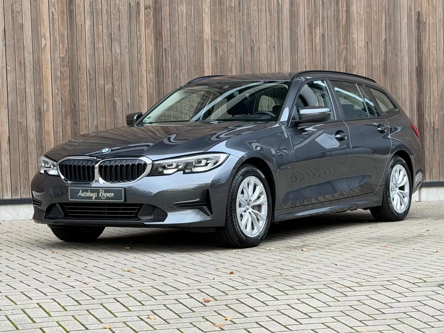 BMW 330 3-serie Touring 330e Business Edition Plus / Trekh Gris - 2
