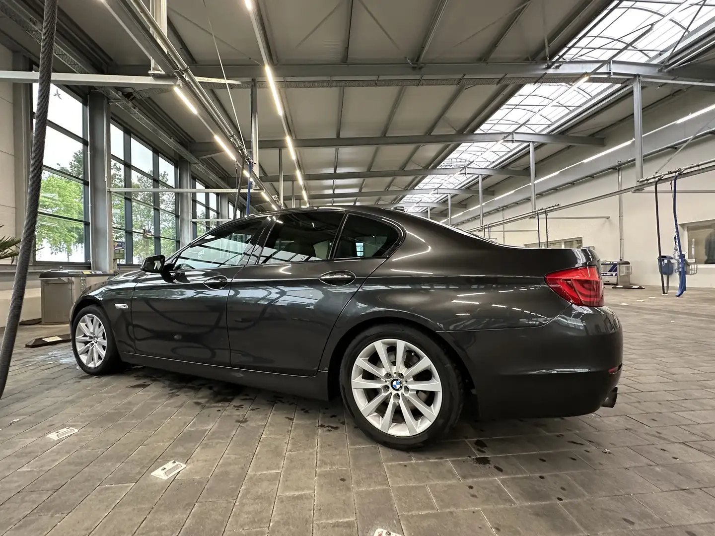 BMW 528 i, HEAD-UP, AHK, LEDER, Standheizung, SCHIEBEDACH Gris - 1