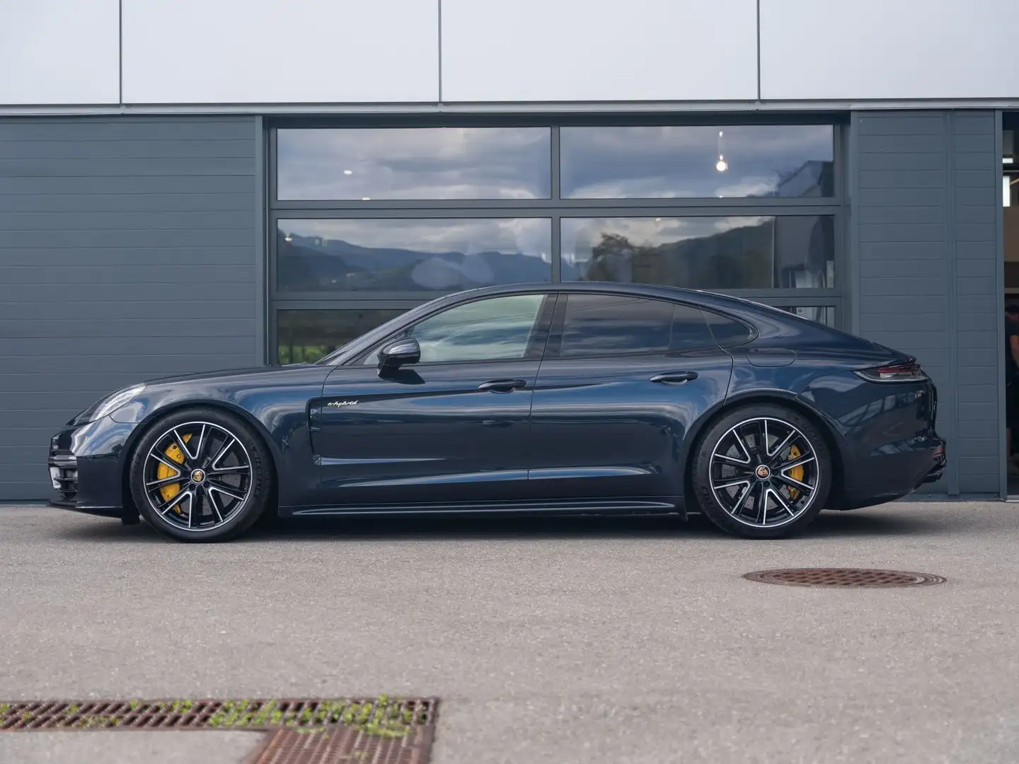 Porsche Panamera Turbo S E-Hybrid Blau - 2