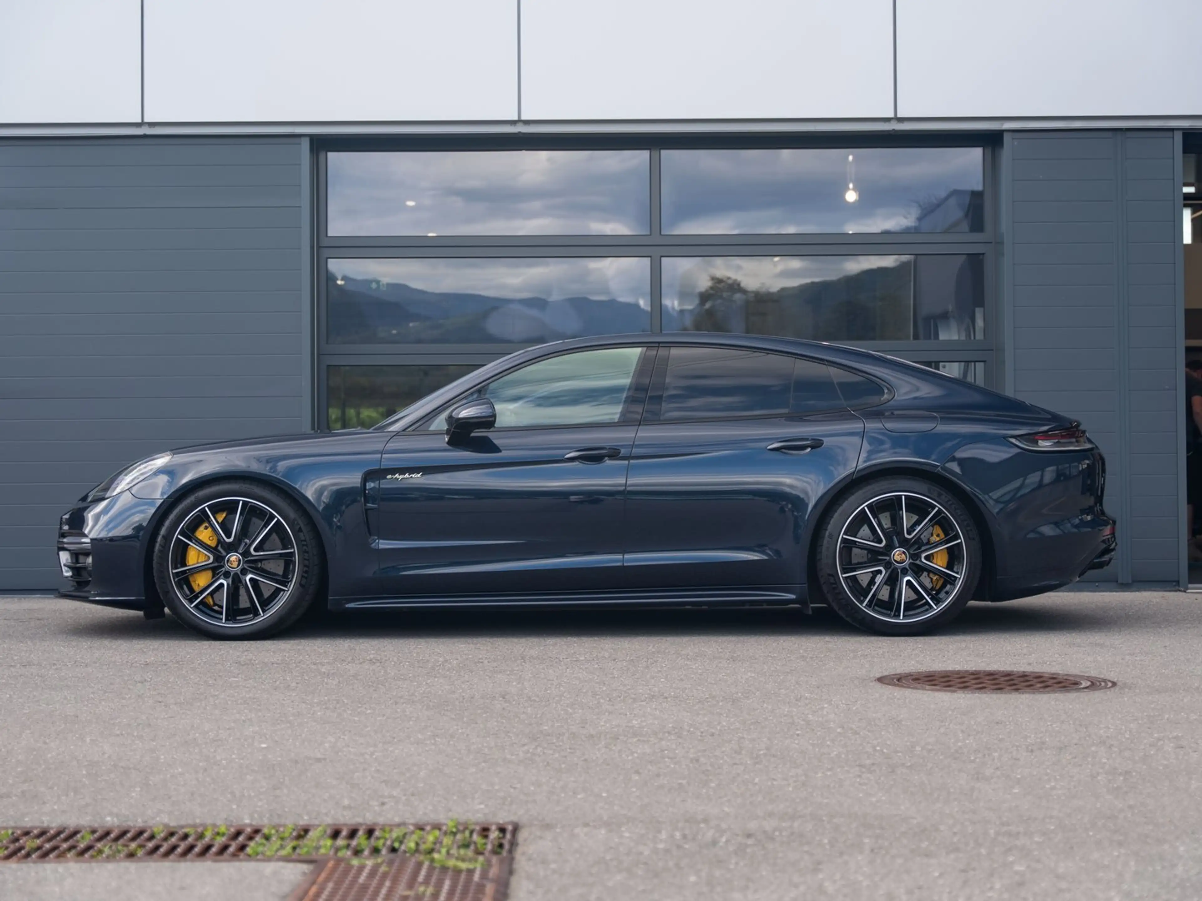 Porsche Panamera Turbo S E-Hybrid — photo 2