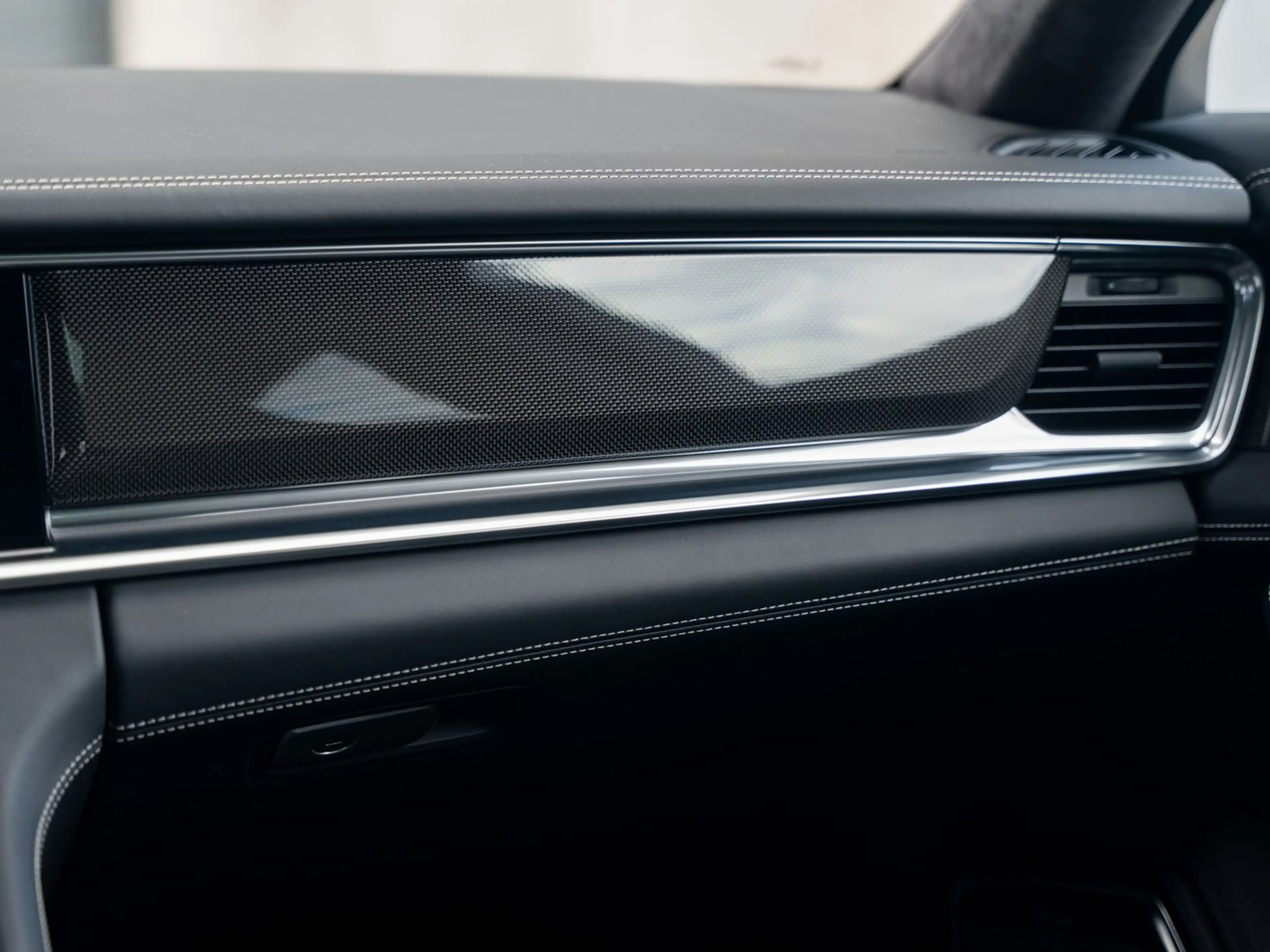 Porsche Panamera Turbo S E-Hybrid — photo 12