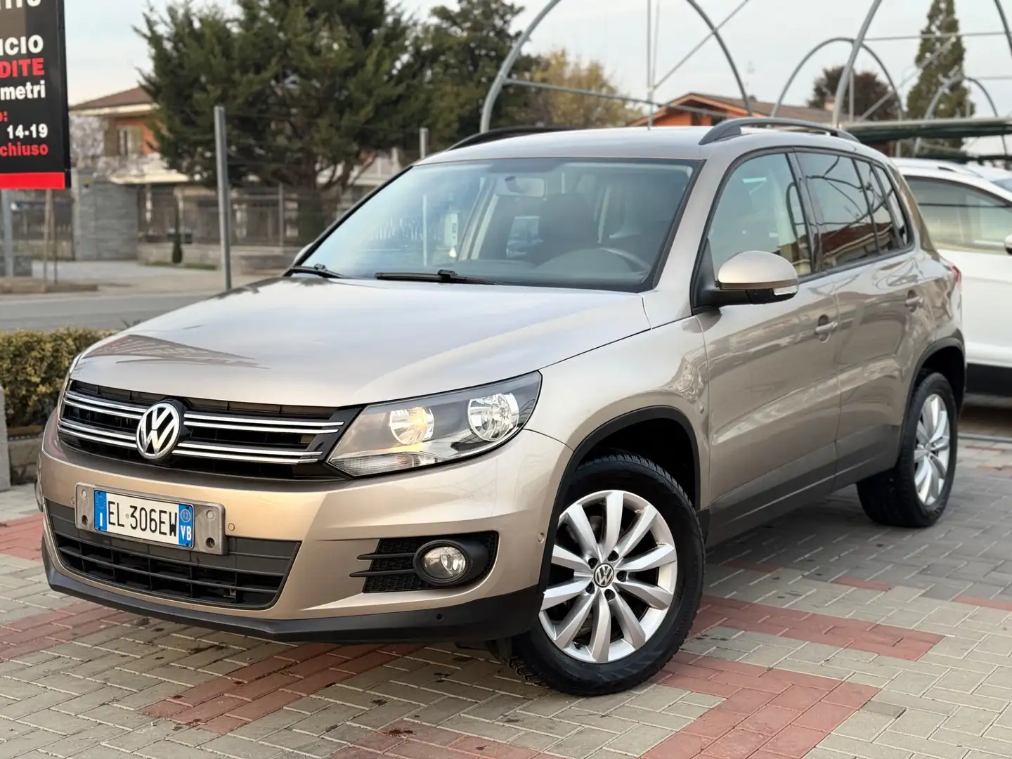 Volkswagen Tiguan Tiguan 2.0 TDI 110 CV Trend & Fun BlueMotion Techn Brons - 2