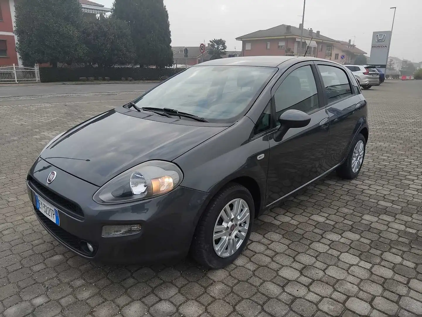 Fiat Punto 4ª serie 1.2 8V 5 porte Lounge Grigio - 2