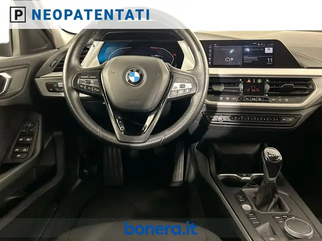 BMW 1 Series view 15