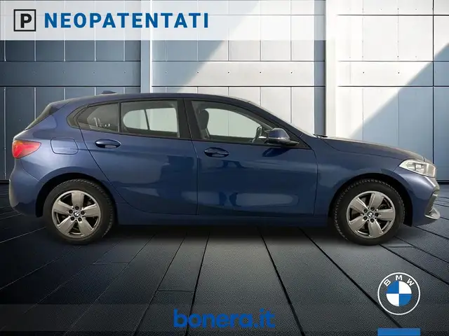 BMW 1 Series view 5