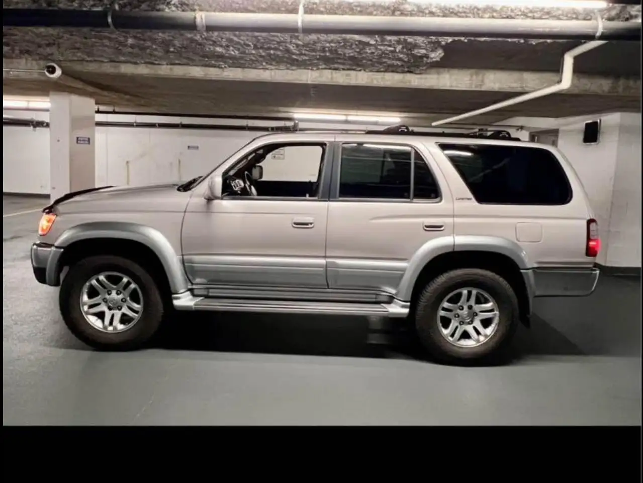 Toyota 4-Runner снимка Toyota 4-Runner