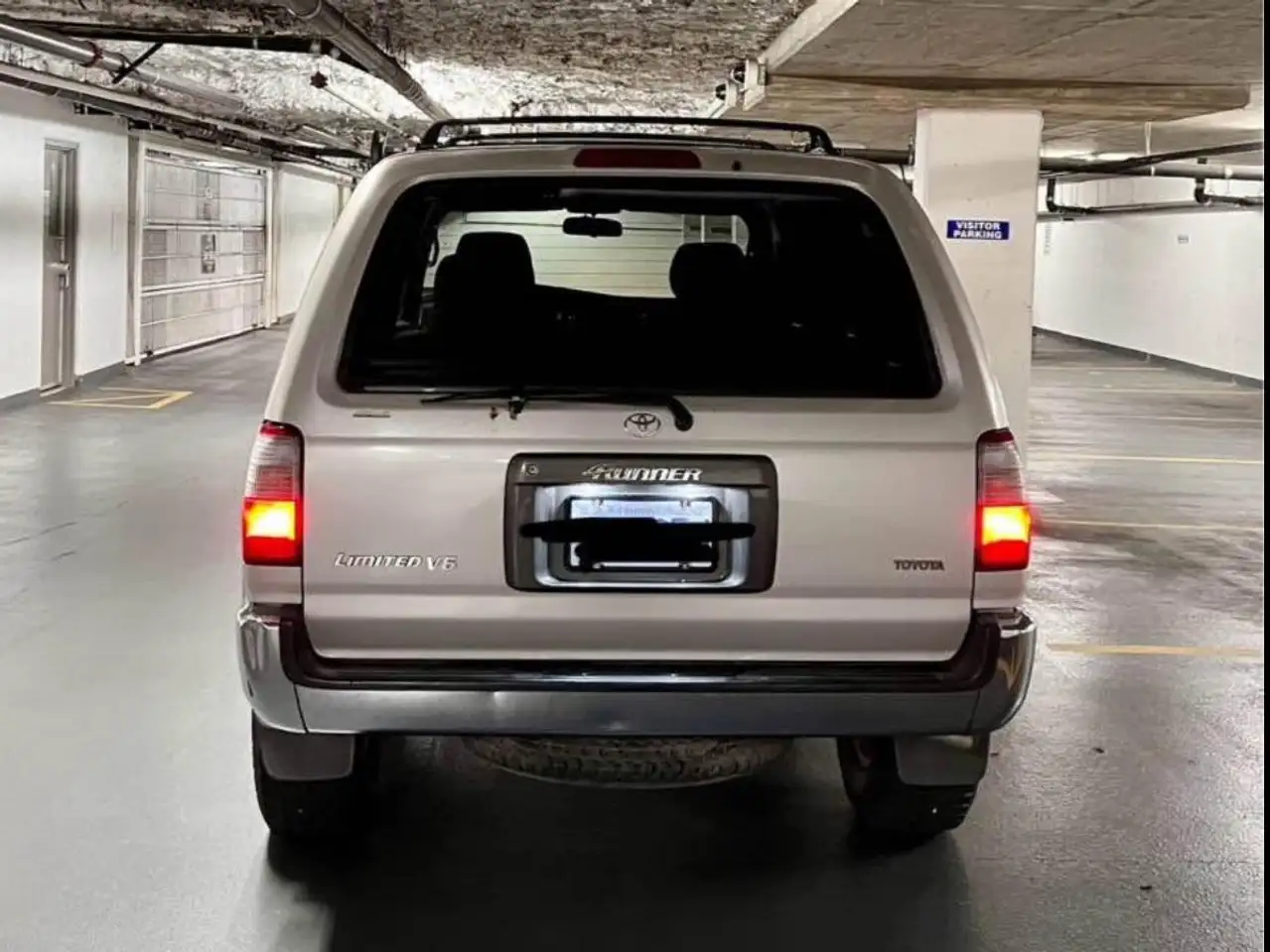 Toyota 4-Runner снимка Toyota 4-Runner