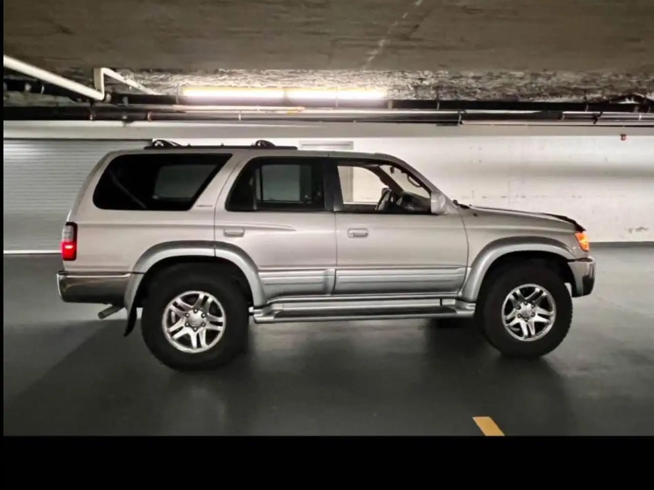 Toyota 4-Runner снимка Toyota 4-Runner