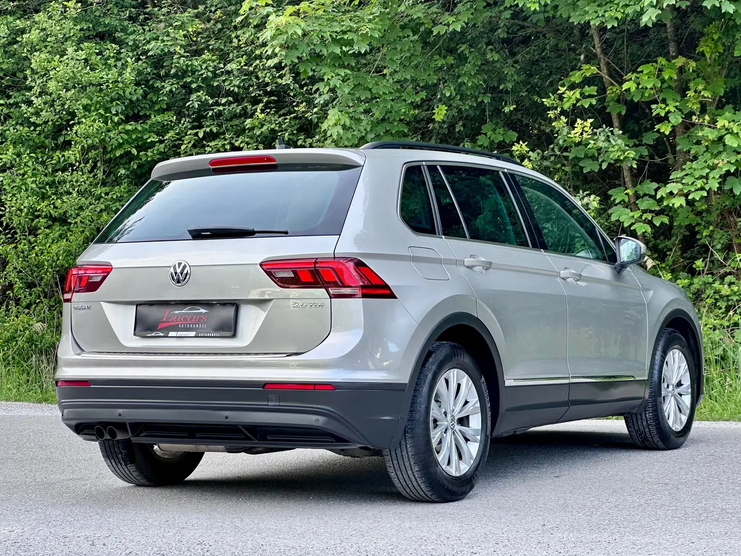 Volkswagen Tiguan 2.0 TDI APP-CONNECT*SPURHALTEASSISTENT* Grau - 2