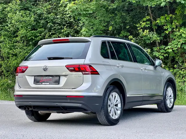 Volkswagen Tiguan view 2