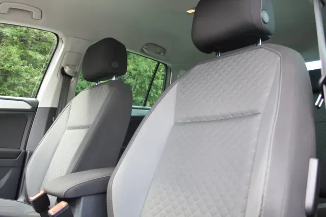 Volkswagen Tiguan view 12
