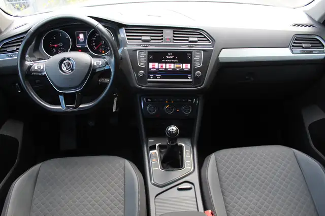 Volkswagen Tiguan view 11