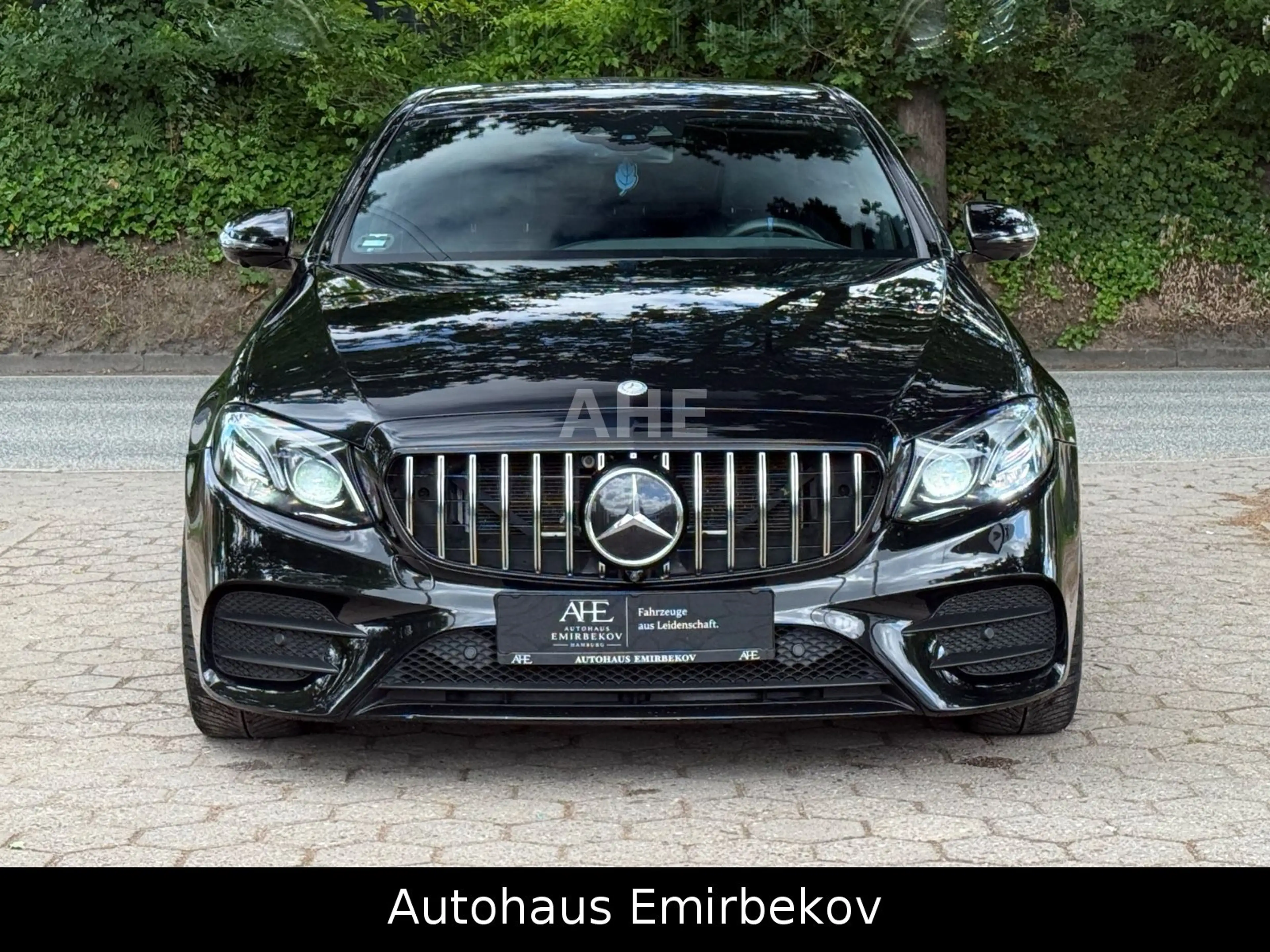 Mercedes-Benz E 350 E Lim. AMG/HuD/BUR/360°/Distro/LED/S-Heft! — photo 2