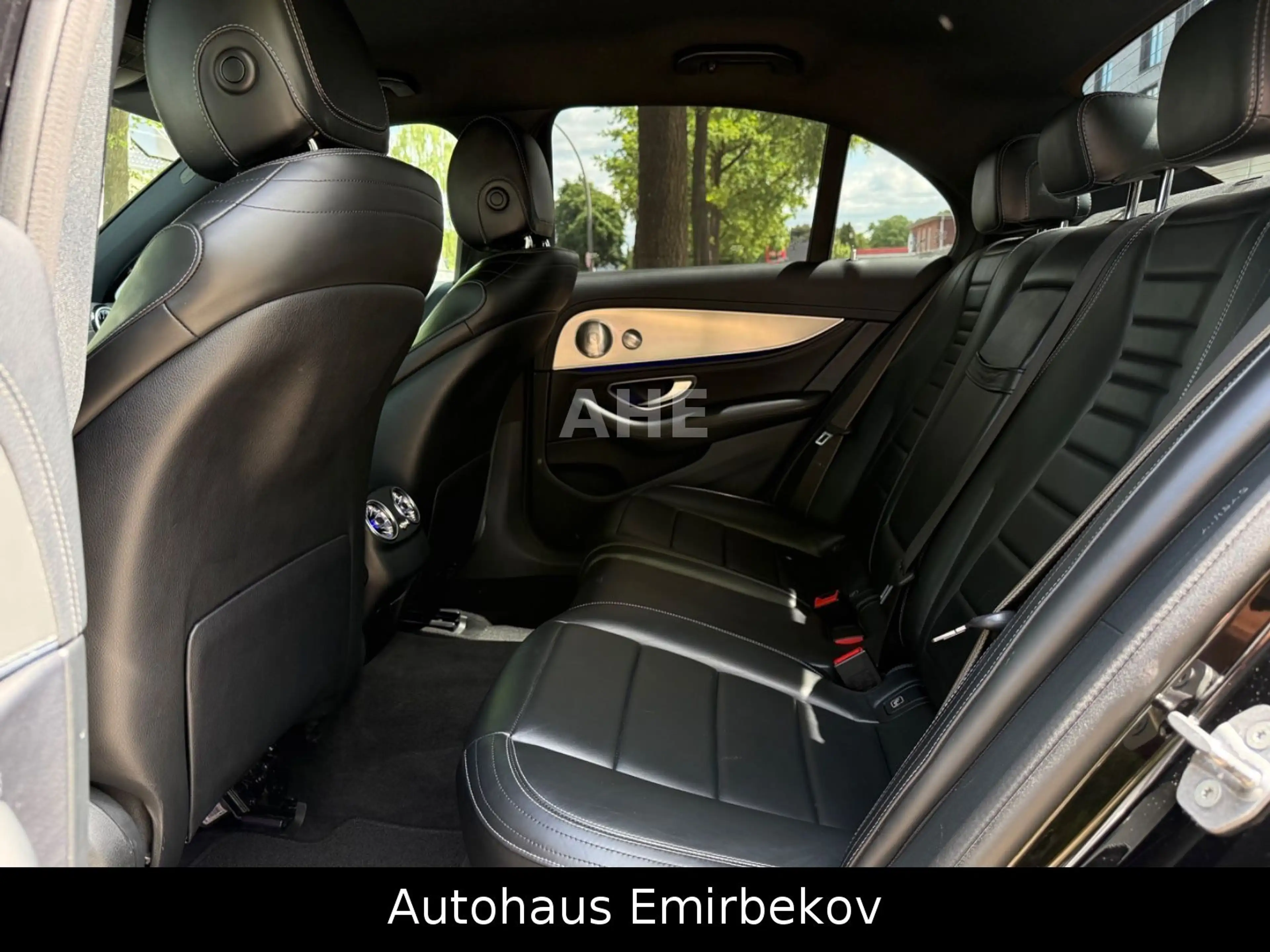 Mercedes-Benz E 350 E Lim. AMG/HuD/BUR/360°/Distro/LED/S-Heft! — photo 13