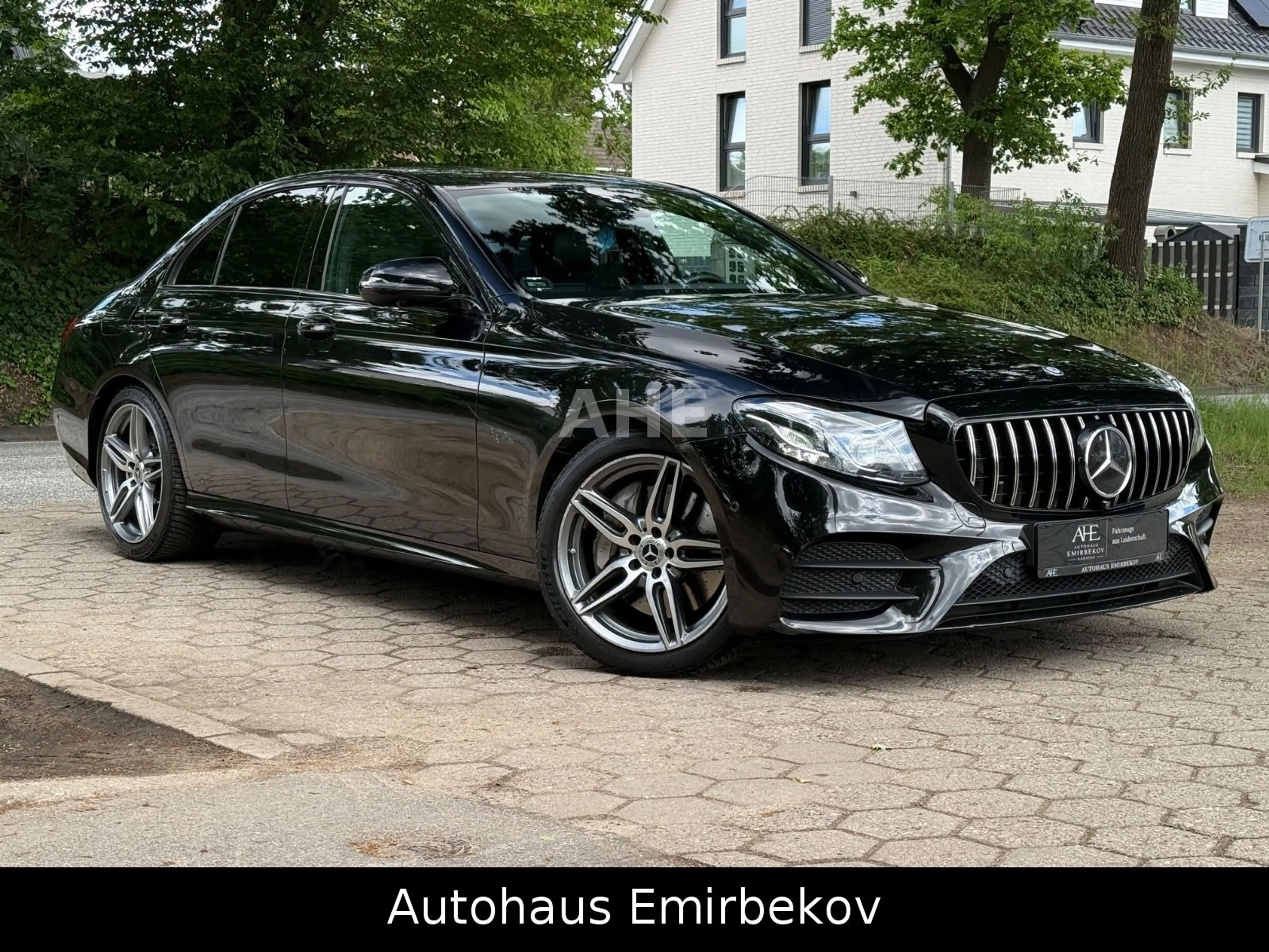 Mercedes-Benz E 350 E Lim. AMG/HuD/BUR/360°/Distro/LED/S-Heft! — photo 3