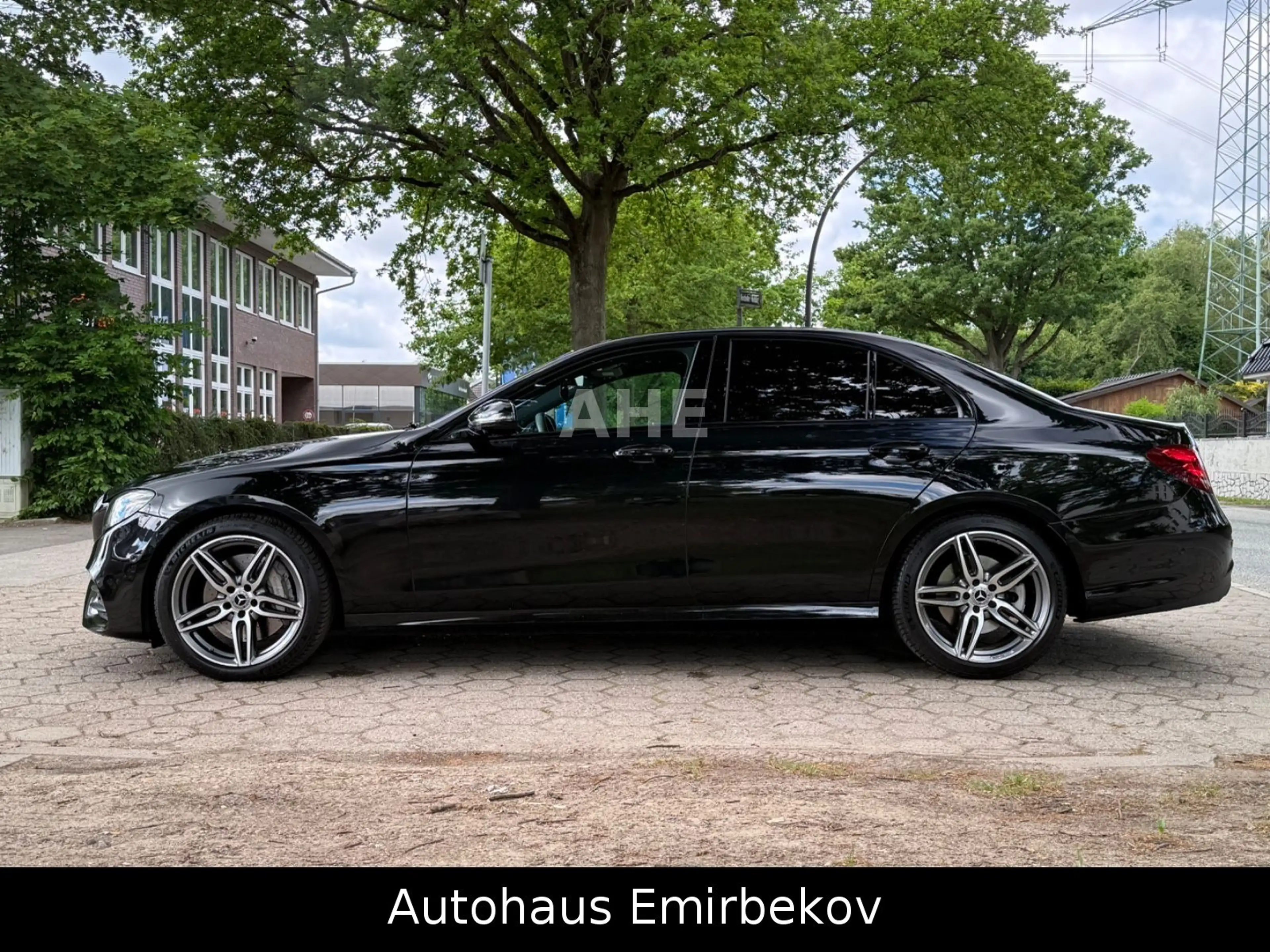 Mercedes-Benz E 350 E Lim. AMG/HuD/BUR/360°/Distro/LED/S-Heft! — photo 4
