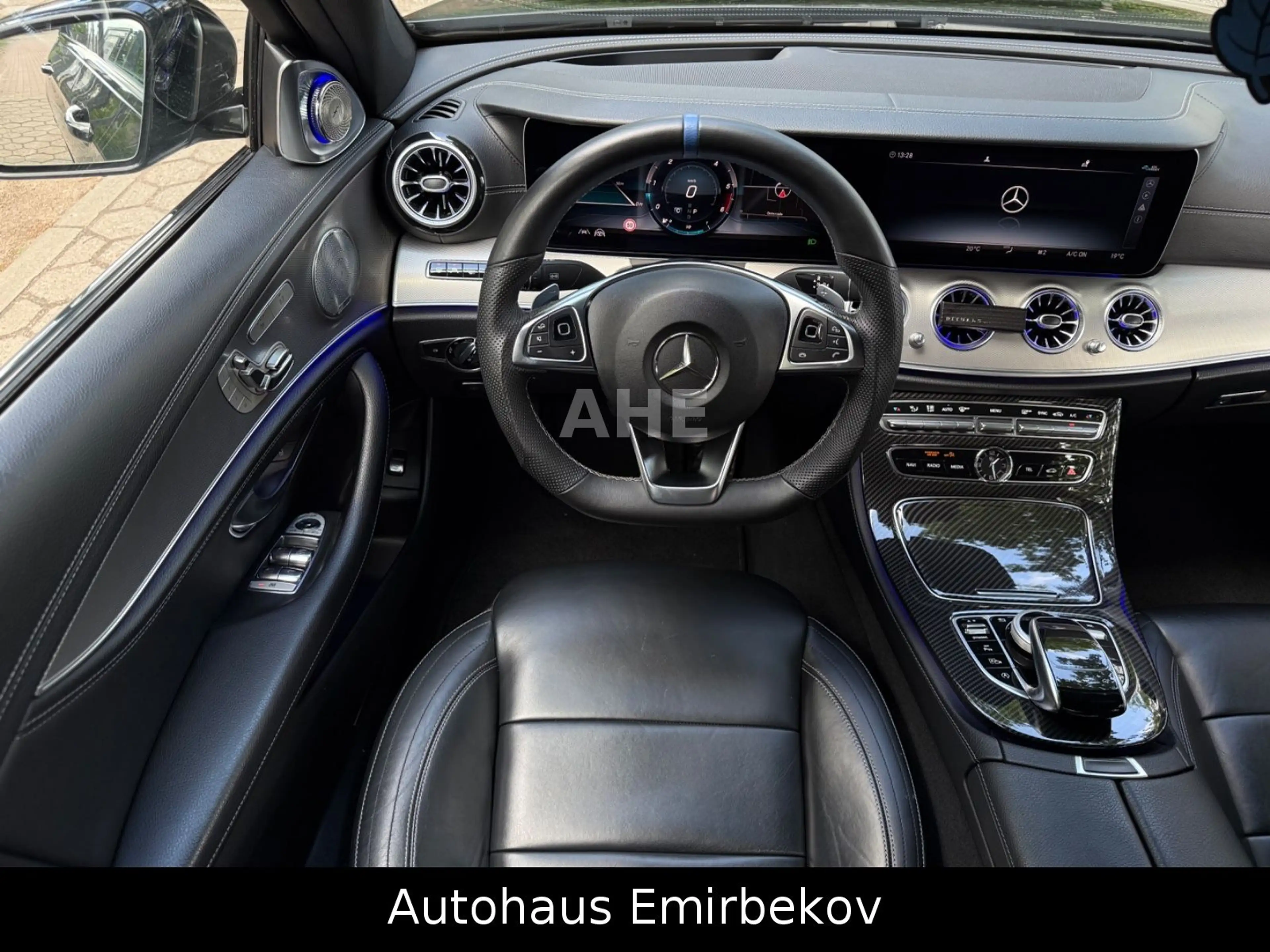 Mercedes-Benz E 350 E Lim. AMG/HuD/BUR/360°/Distro/LED/S-Heft! — photo 12