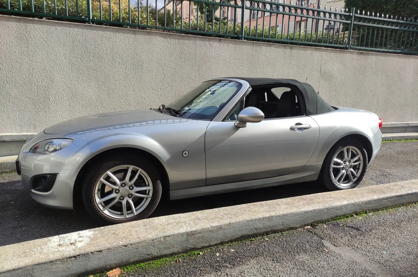 Mazda MX-5 MX5 1.8 MZR Elegance Cuir - 2