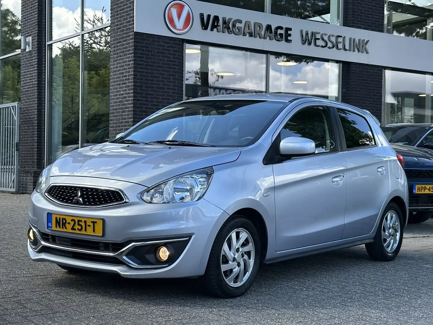 Mitsubishi Space Star 1.0 Intense - Al-in rijklrprs | betrouwbare, zuini Gris - 2