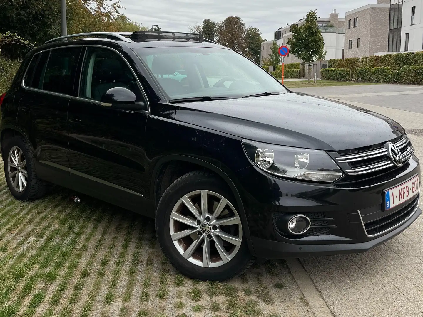 Volkswagen Tiguan Tiguan 2.0 CR TDi Sport Zwart - 1