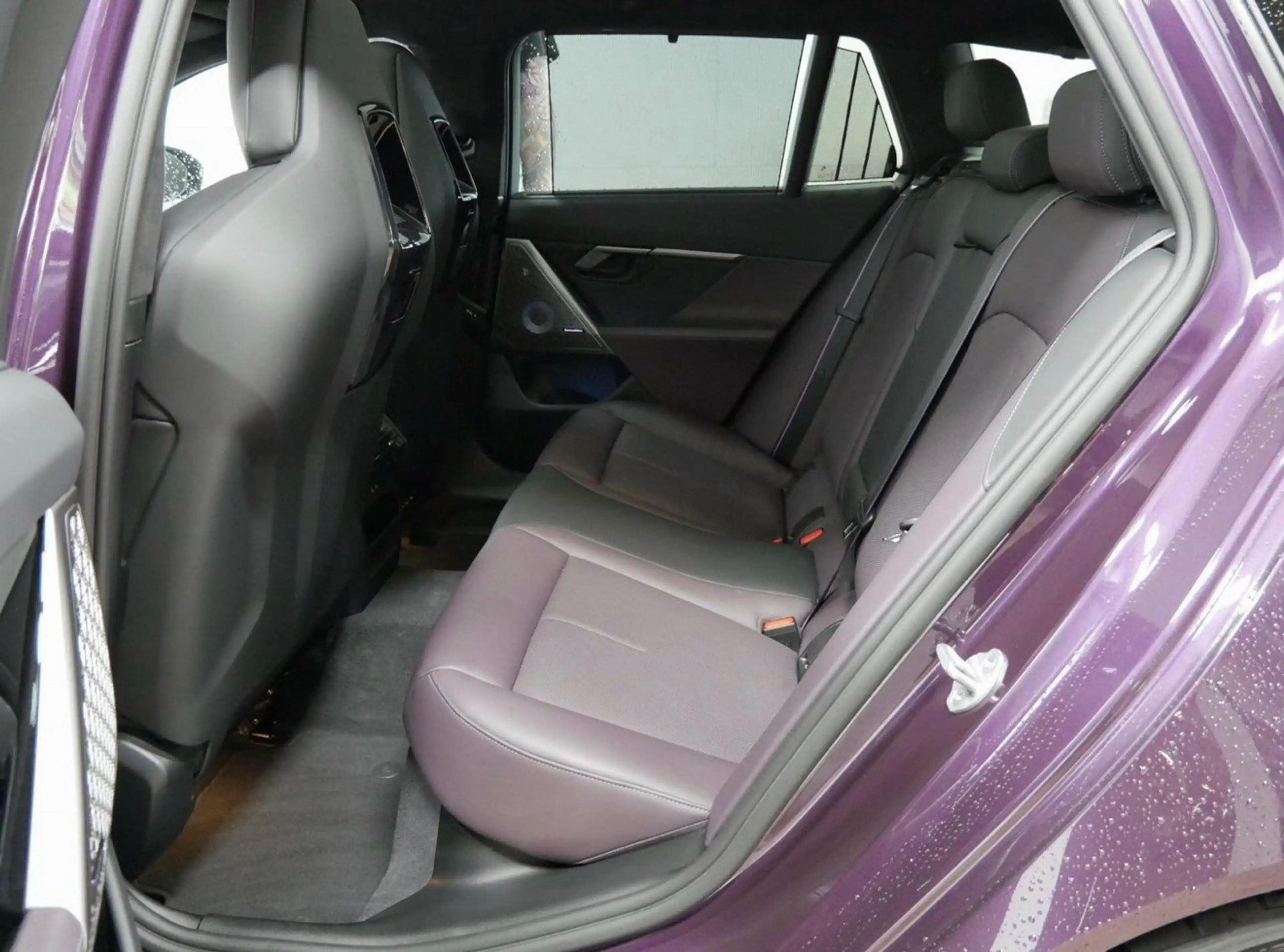 BMW M5 Touring INDIVIDUAL+CARBON+PANO+B&W SOUND — photo 11