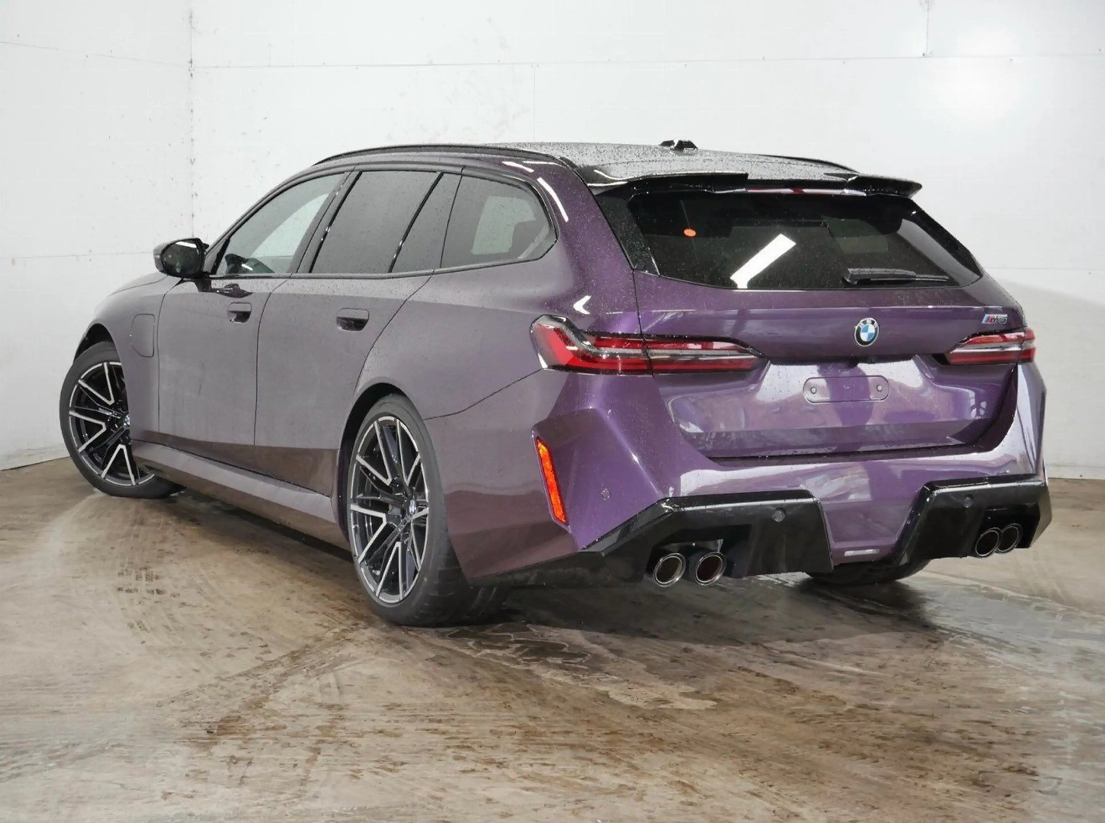 BMW M5 Touring INDIVIDUAL+CARBON+PANO+B&W SOUND — photo 4