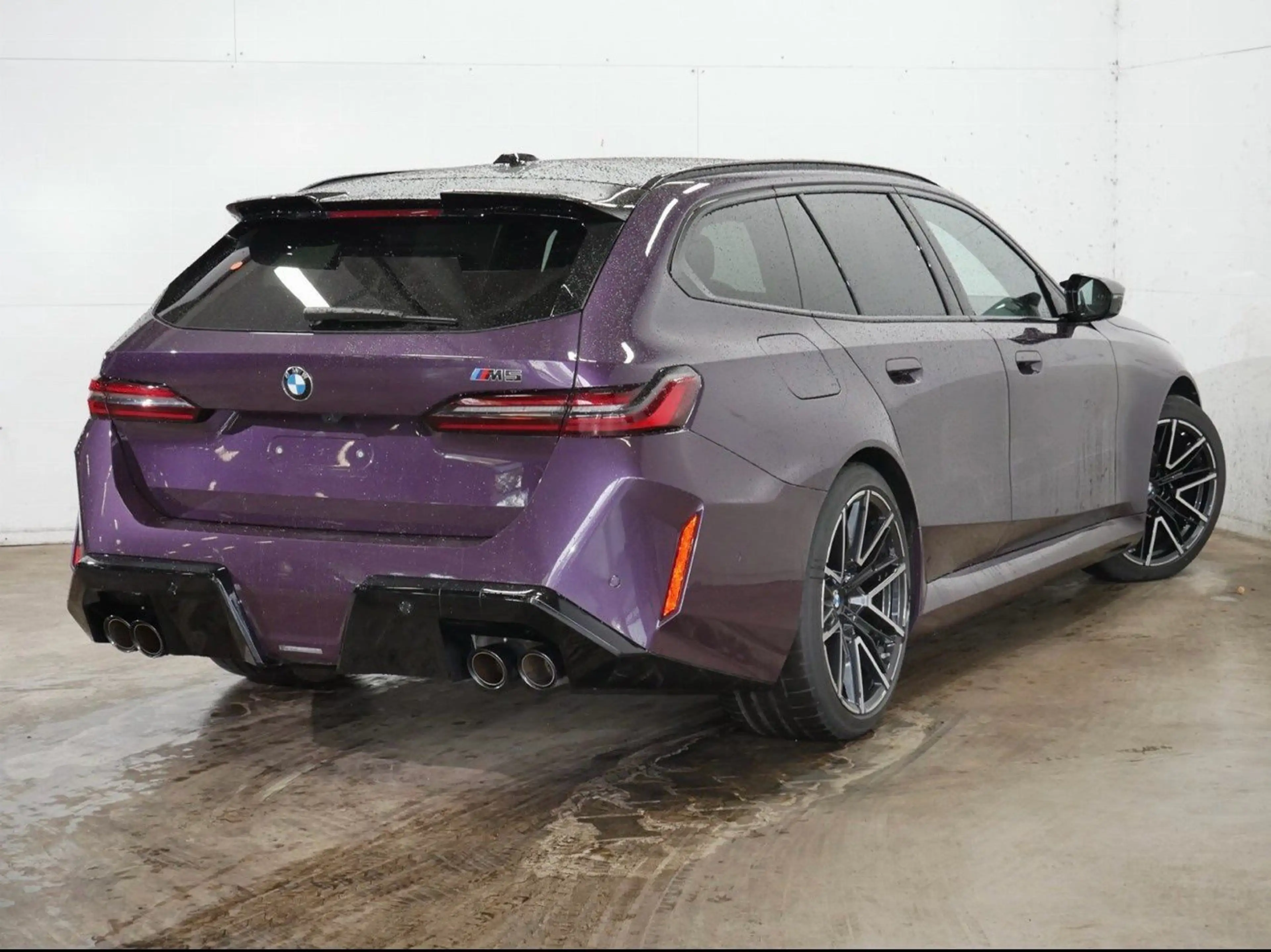 BMW M5 Touring INDIVIDUAL+CARBON+PANO+B&W SOUND — photo 5