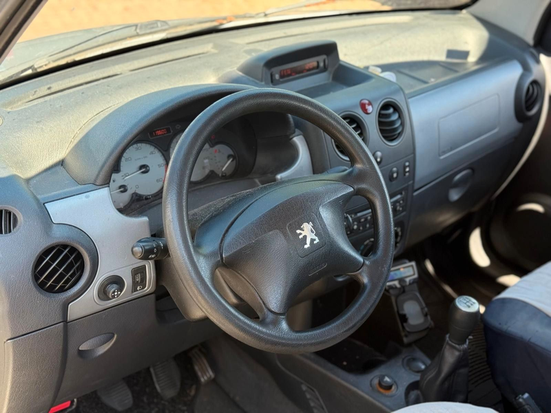 Peugeot Partner Behindertengerecht-Rampe — photo 16